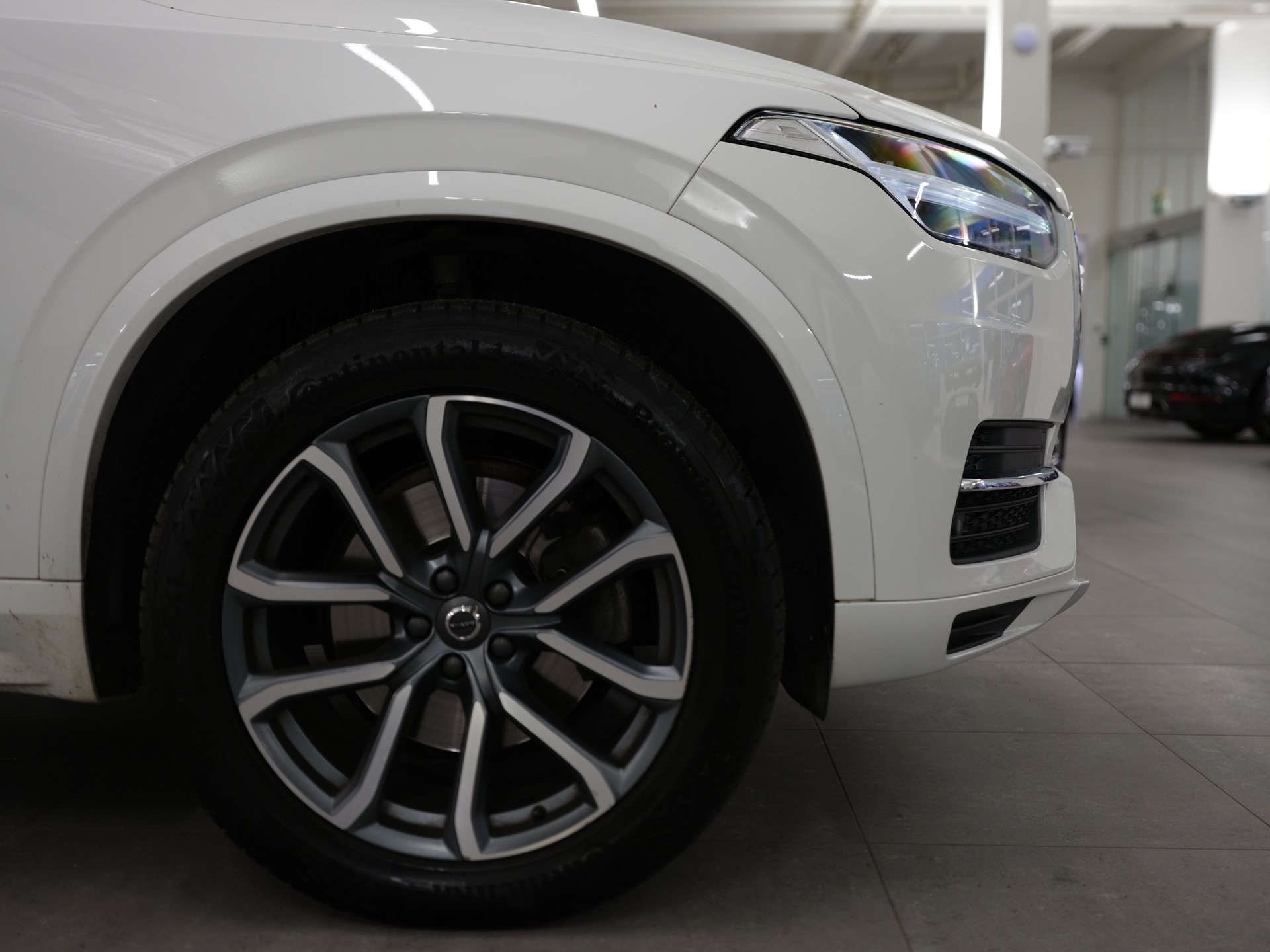VOLVO XC90 D5 AWD Momentum Geartronic *Surround View* *Keyless Drive*-image-8