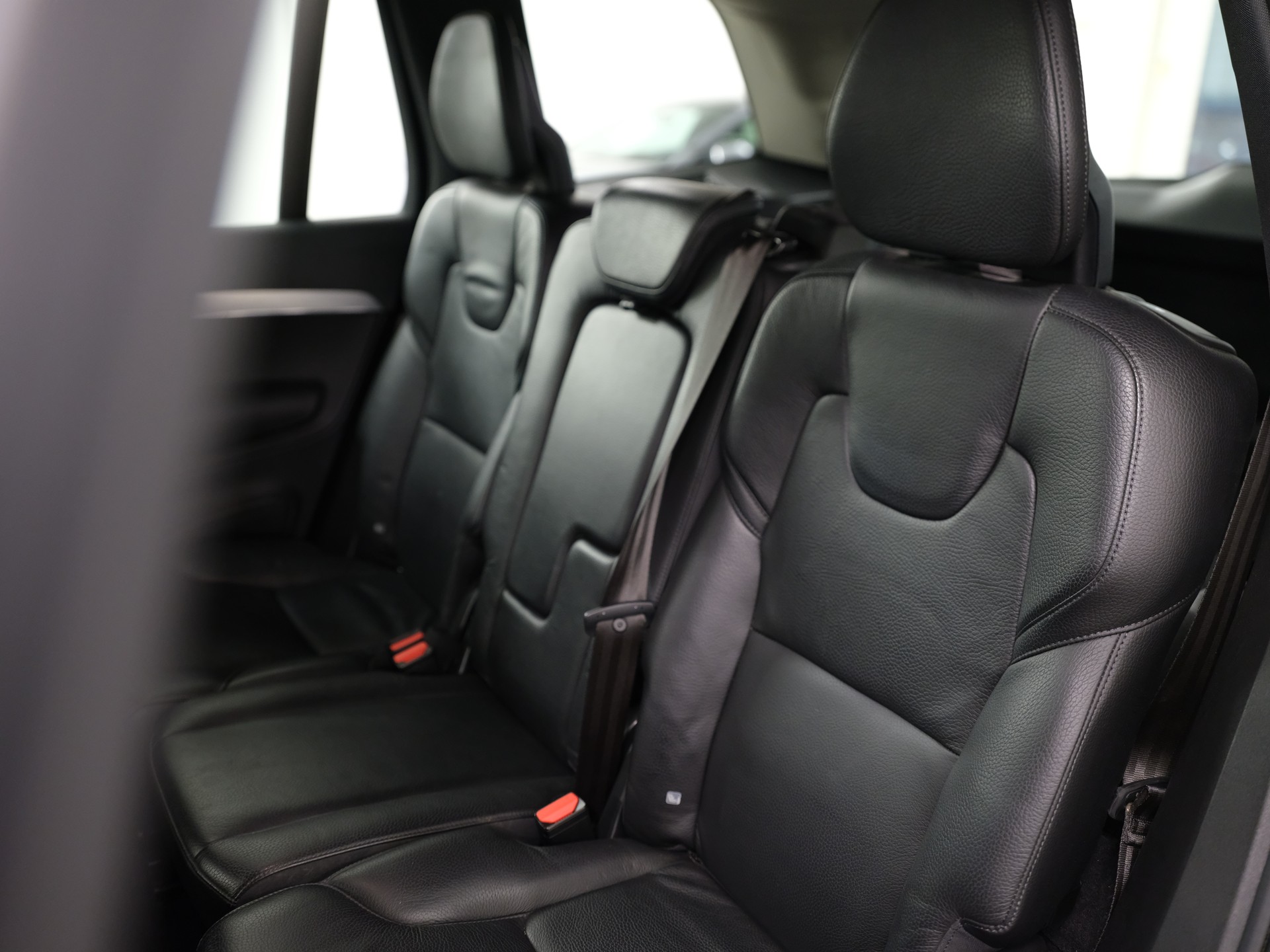 VOLVO XC90 D5 AWD Momentum Geartronic *Surround View* *Keyless Drive*-image-24