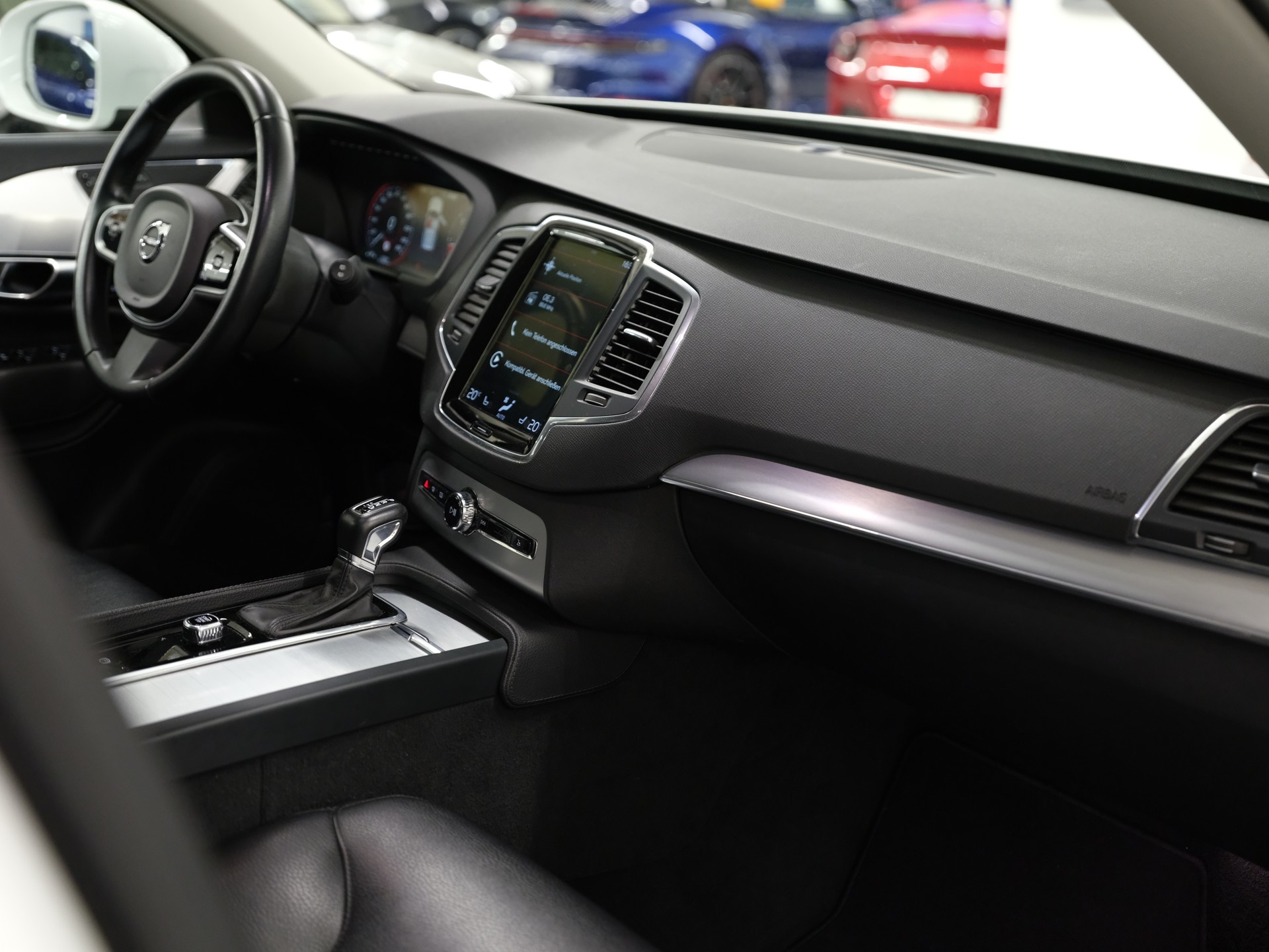 VOLVO XC90 D5 AWD Momentum Geartronic *Surround View* *Keyless Drive*-image-14