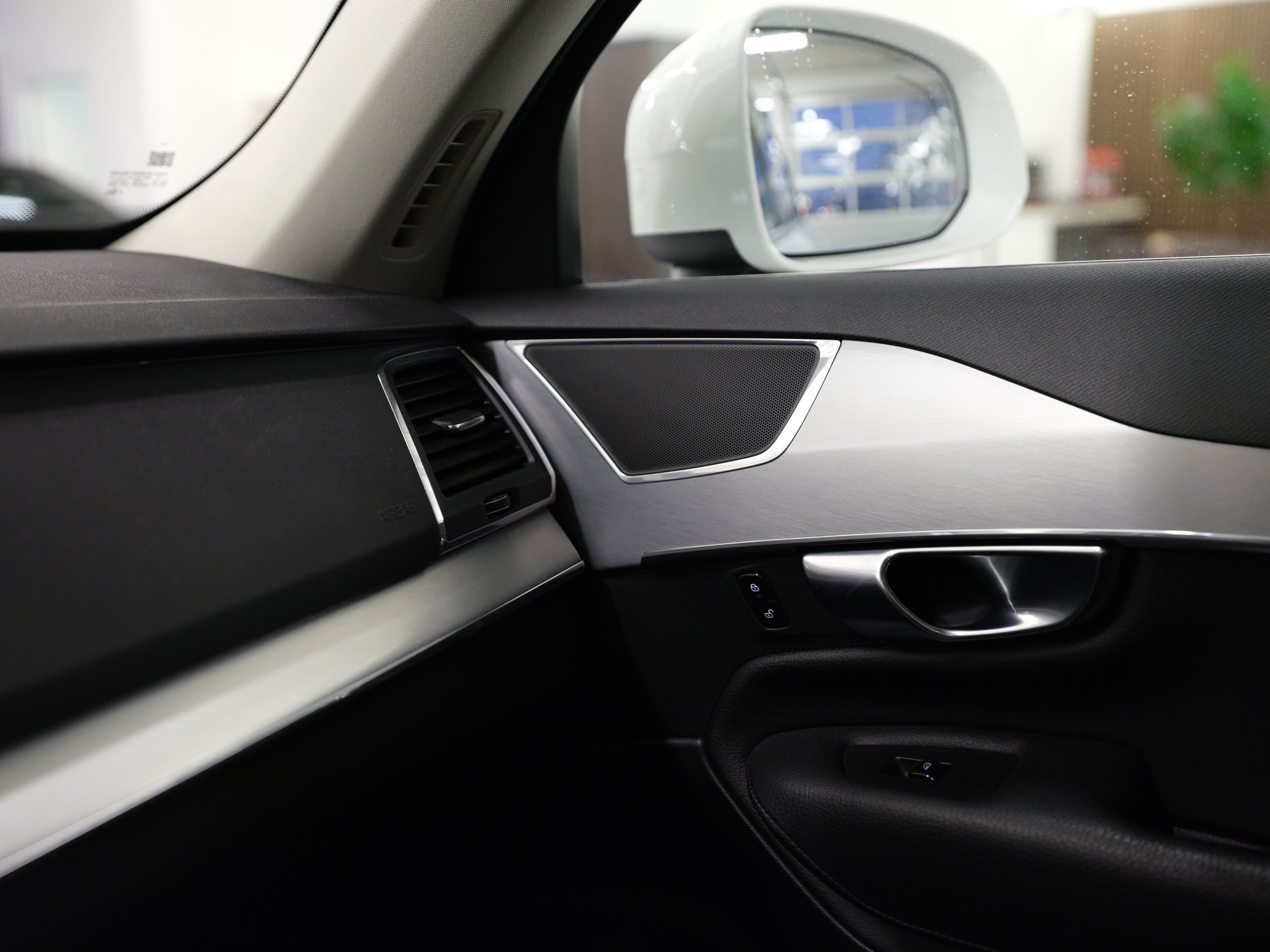 VOLVO XC90 D5 AWD Momentum Geartronic *Surround View* *Keyless Drive*-image-21