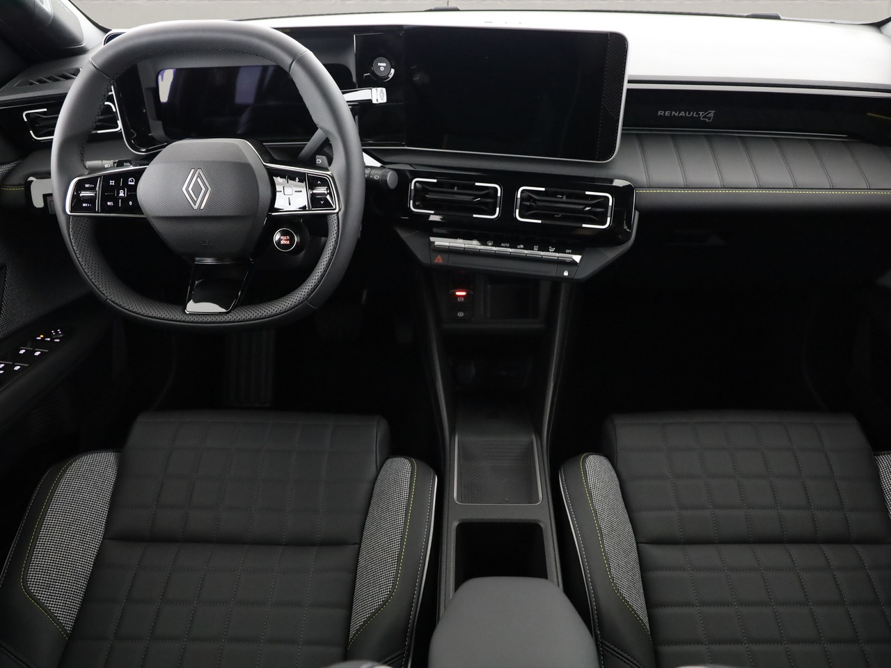 RENAULT R4 E-Tech Comfort Range iconic-image-4