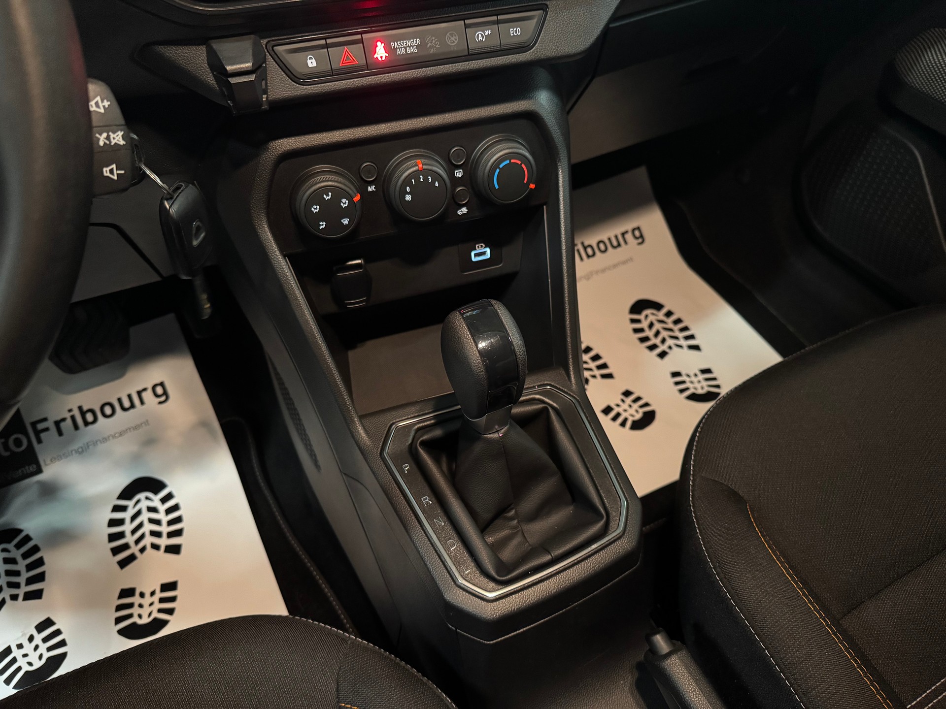 DACIA Sandero Stepway TCe 90 Comfort CVT-image-5