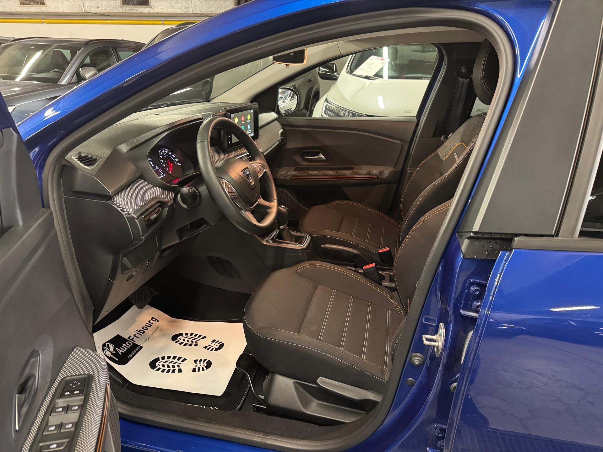 DACIA Sandero Stepway TCe 90 Comfort CVT-image-3