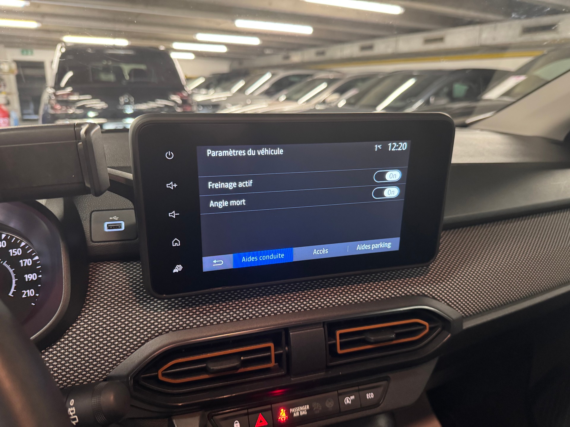 DACIA Sandero Stepway TCe 90 Comfort CVT-image-7