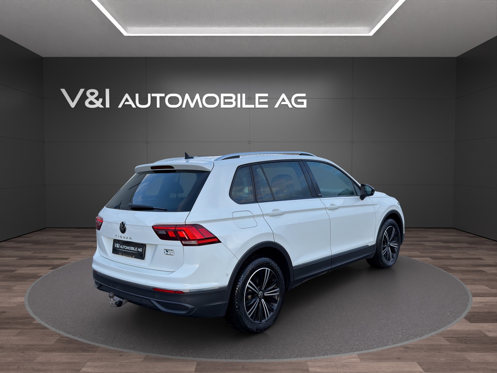 VW Tiguan 2.0 TDI SCR Life DSG-image-4