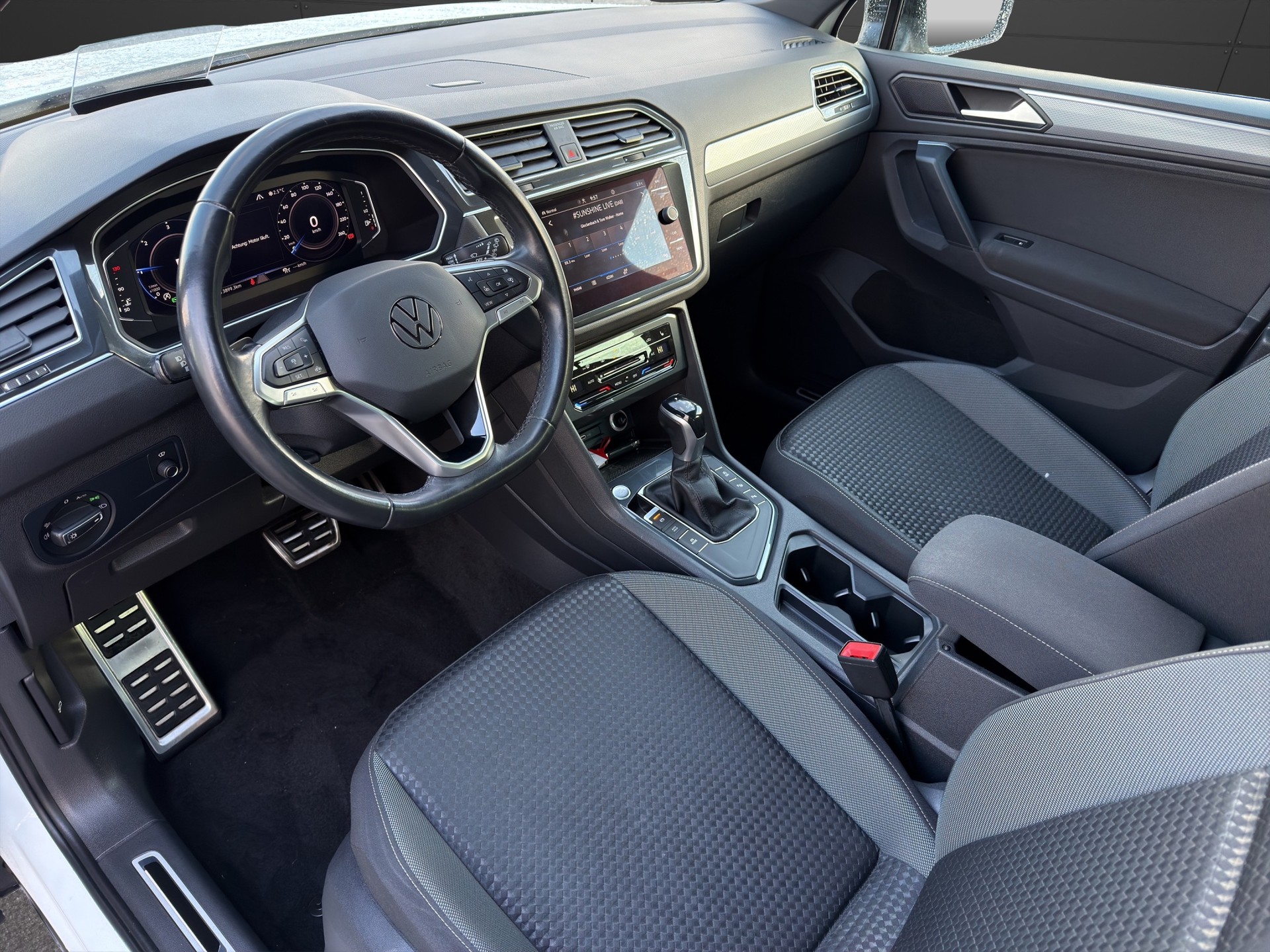 VW Tiguan 2.0 TDI SCR Life DSG-image-9
