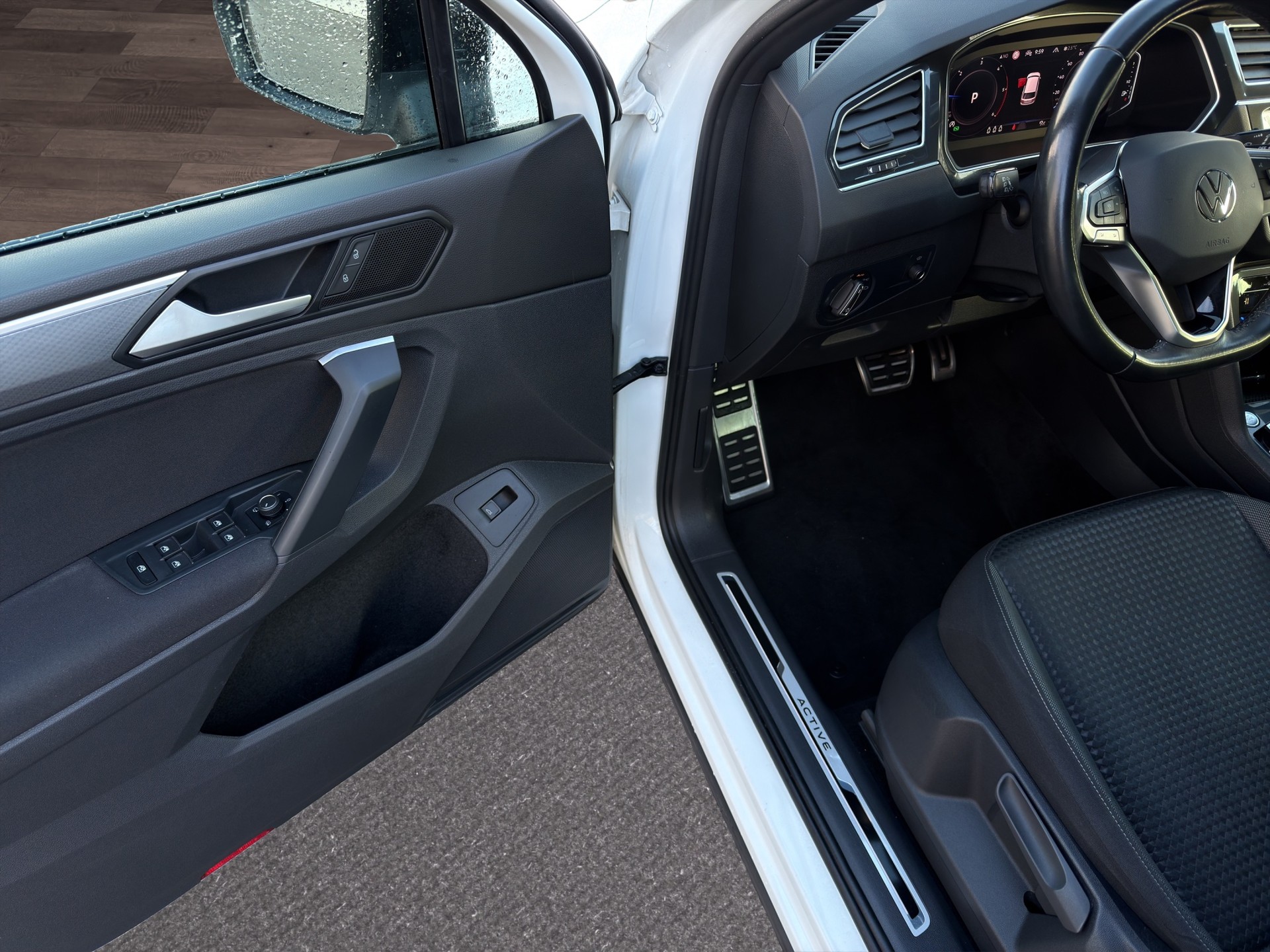VW Tiguan 2.0 TDI SCR Life DSG-image-19