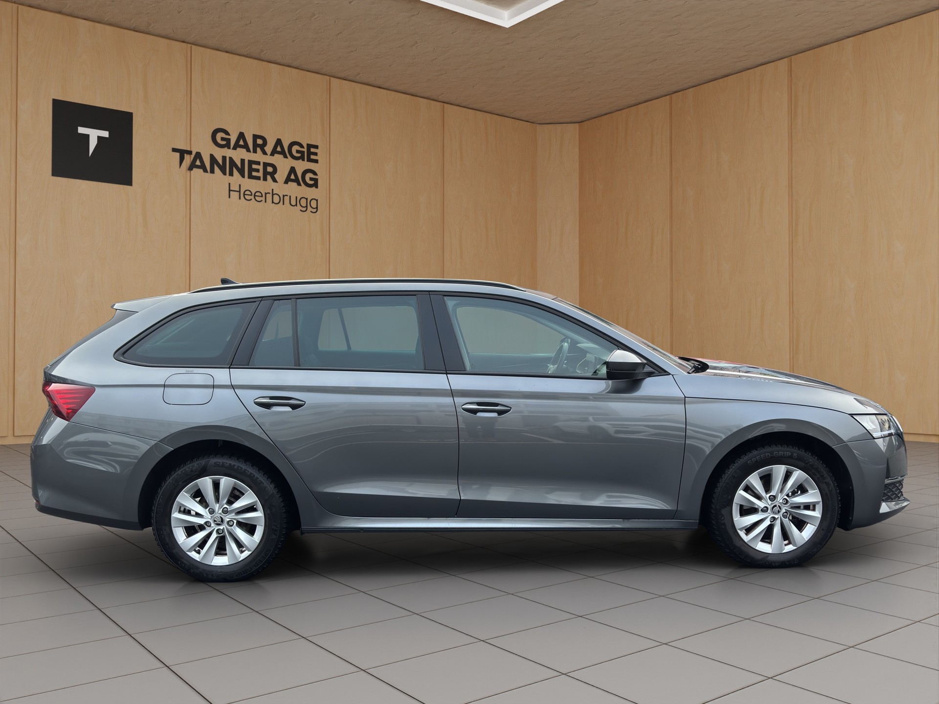 SKODA Octavia Combi 2.0 TDI DSG Selection-image-3