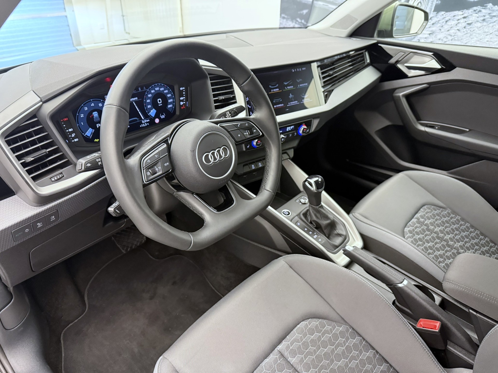 AUDI A1 Sportback 30 TFSI S-tronic-image-5