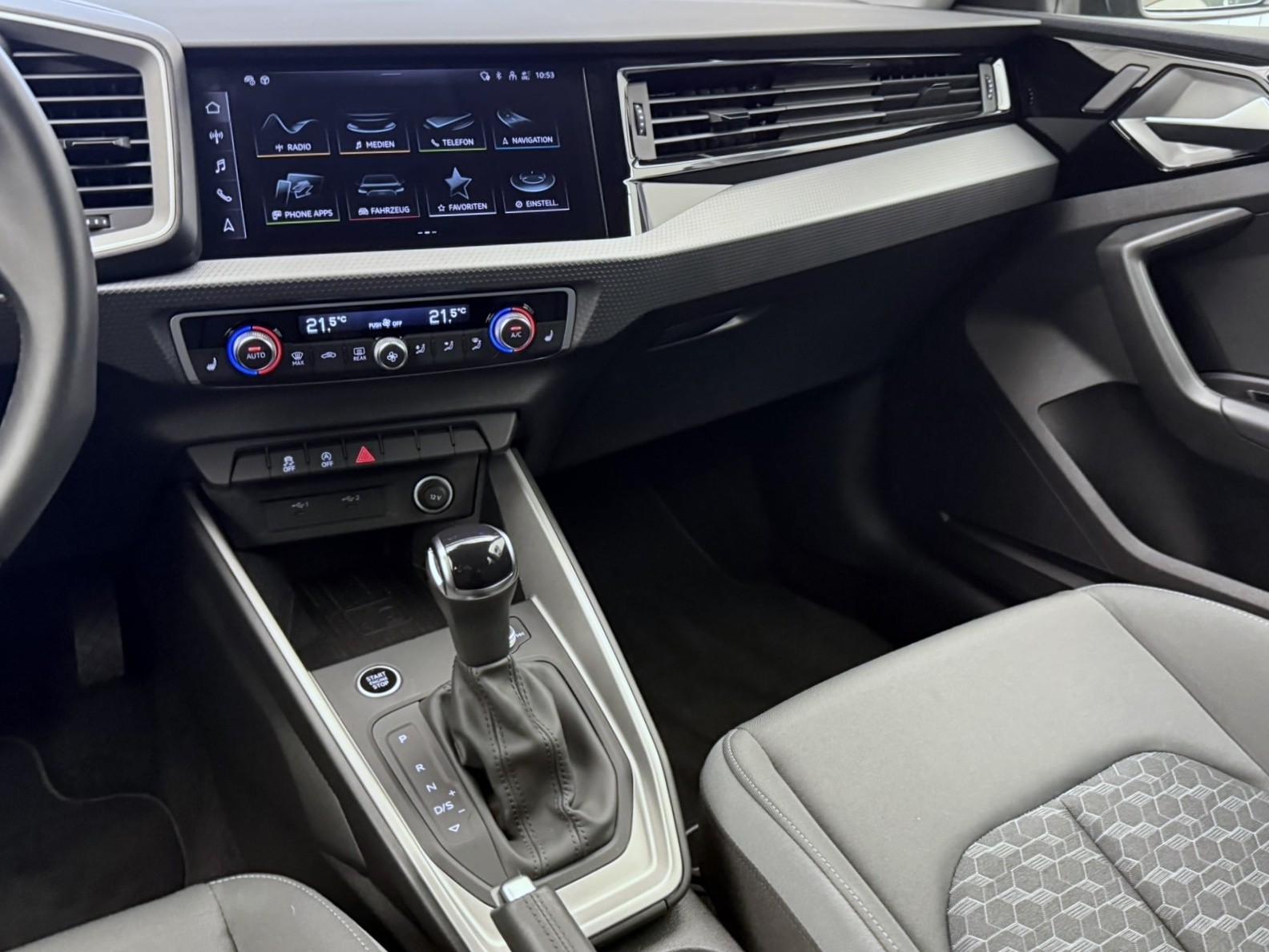 AUDI A1 Sportback 30 TFSI S-tronic-image-16