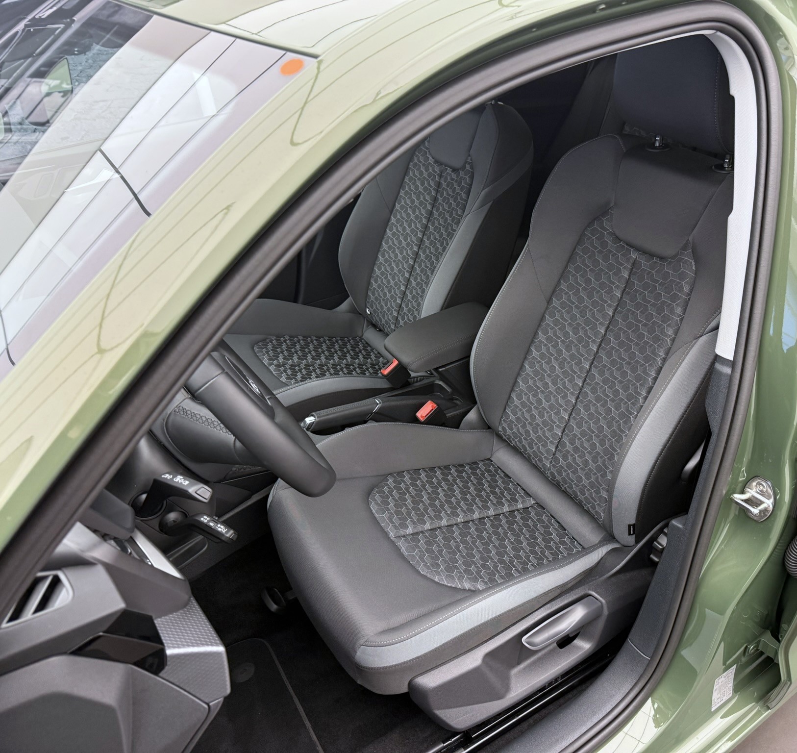 AUDI A1 Sportback 30 TFSI S-tronic-image-4