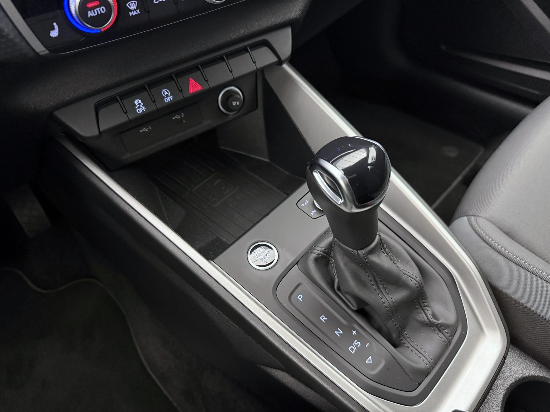 AUDI A1 Sportback 30 TFSI S-tronic-image-11