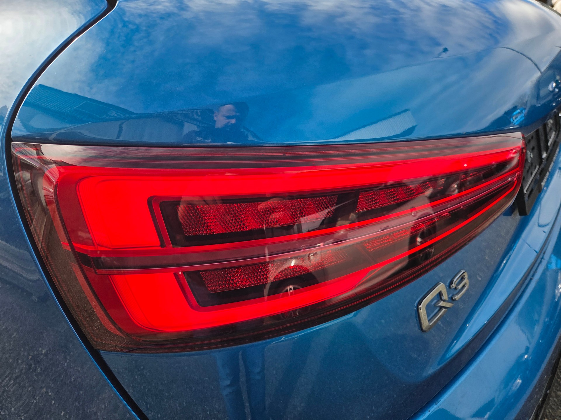 AUDI Q3 2.0 TDI sport quattro S-tronic-image-26