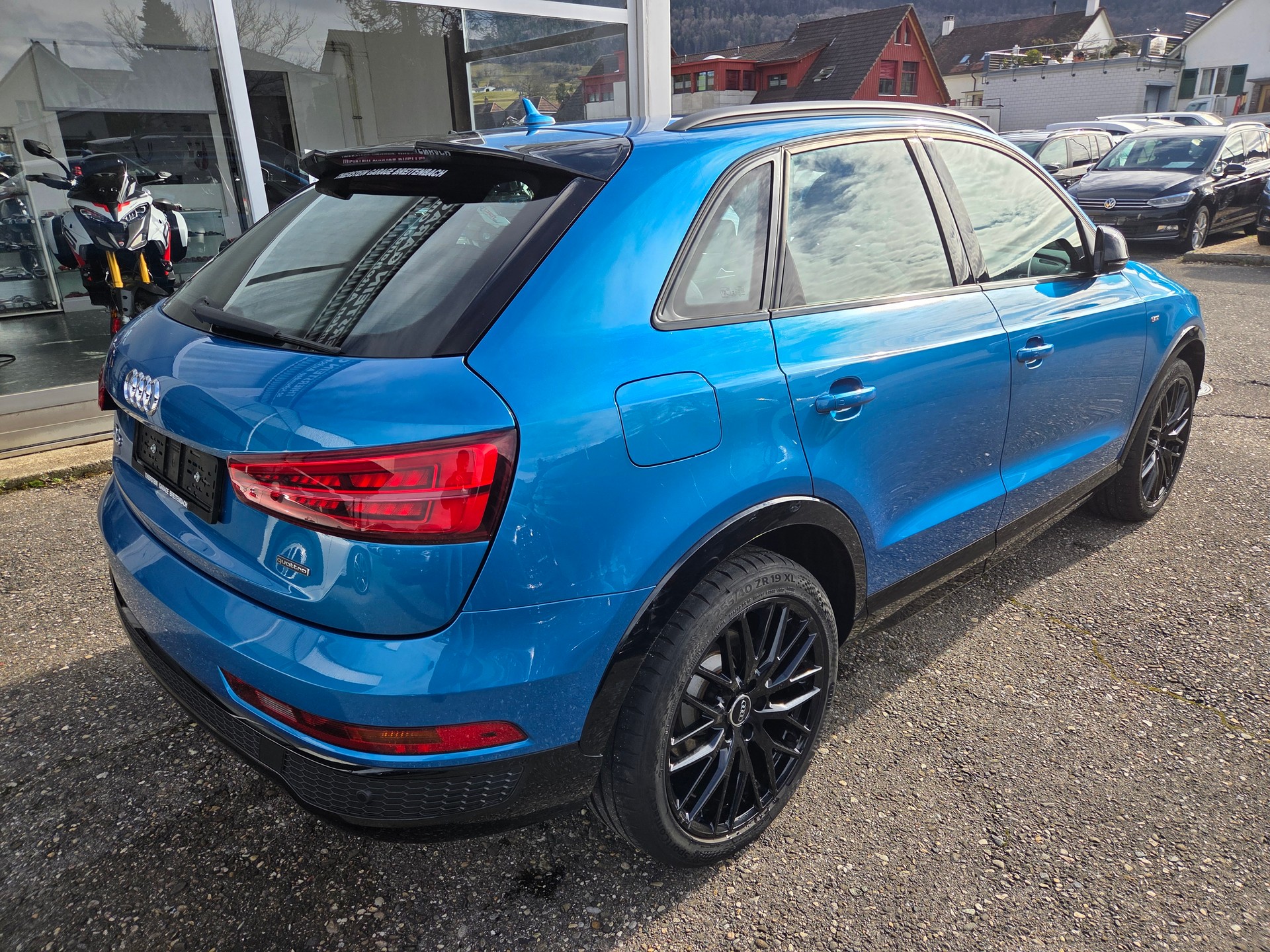 AUDI Q3 2.0 TDI sport quattro S-tronic-image-5