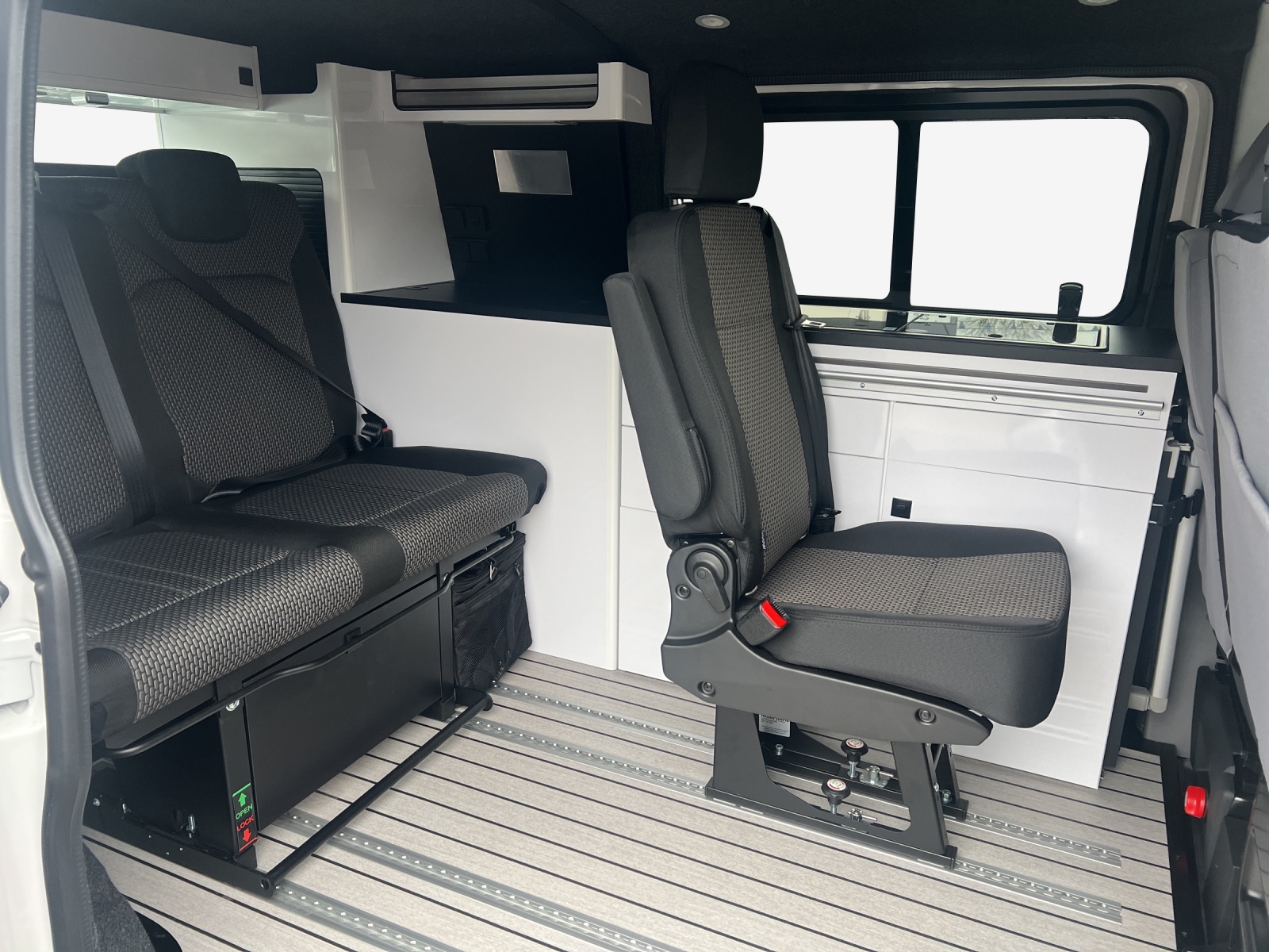 VW T6.1 2.0 TDI Envia Pure DSG-image-8