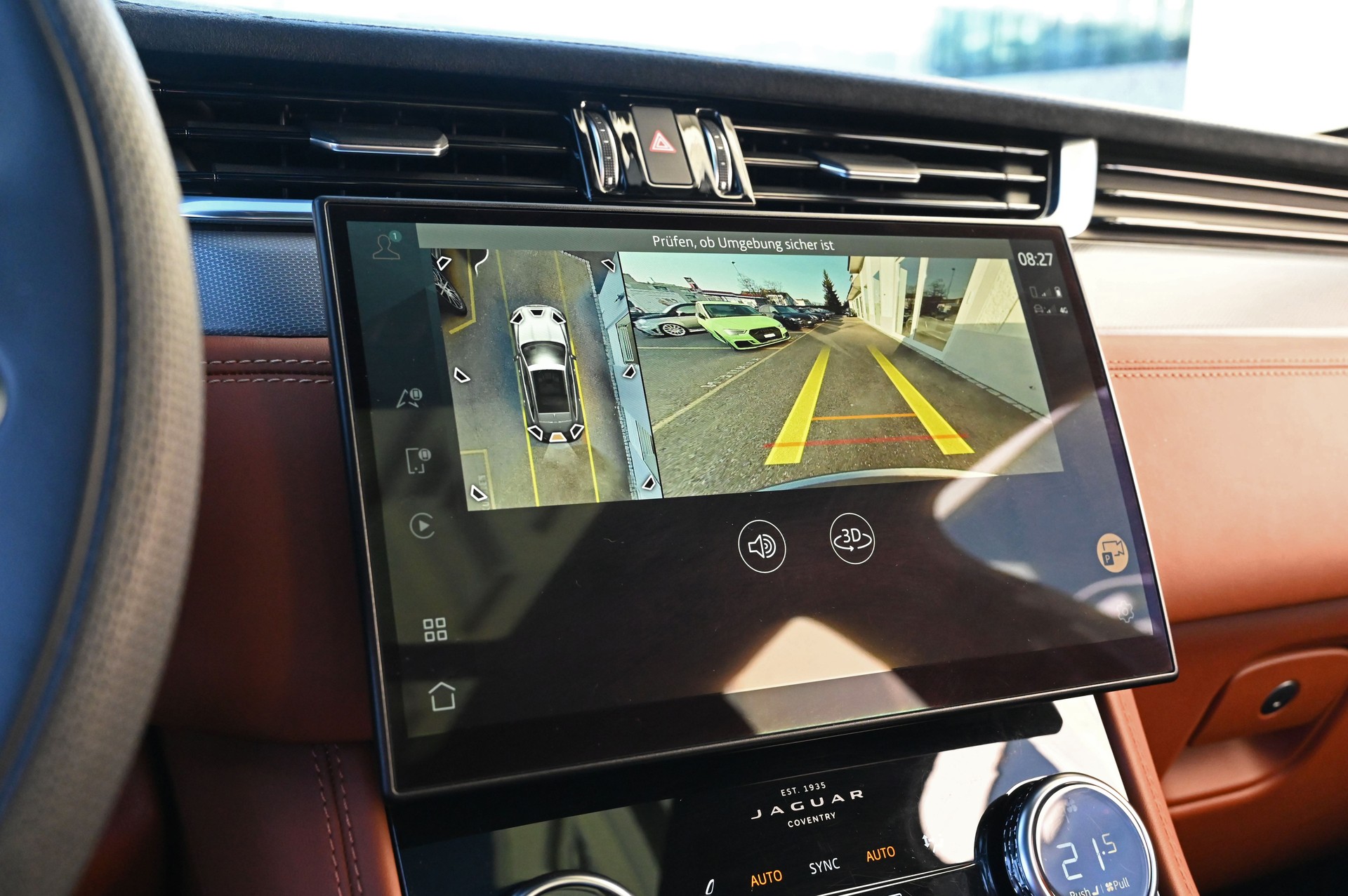JAGUAR F-Pace 5.0 V8 SVR P550 AWD Eiger Gray / Tan-image-16