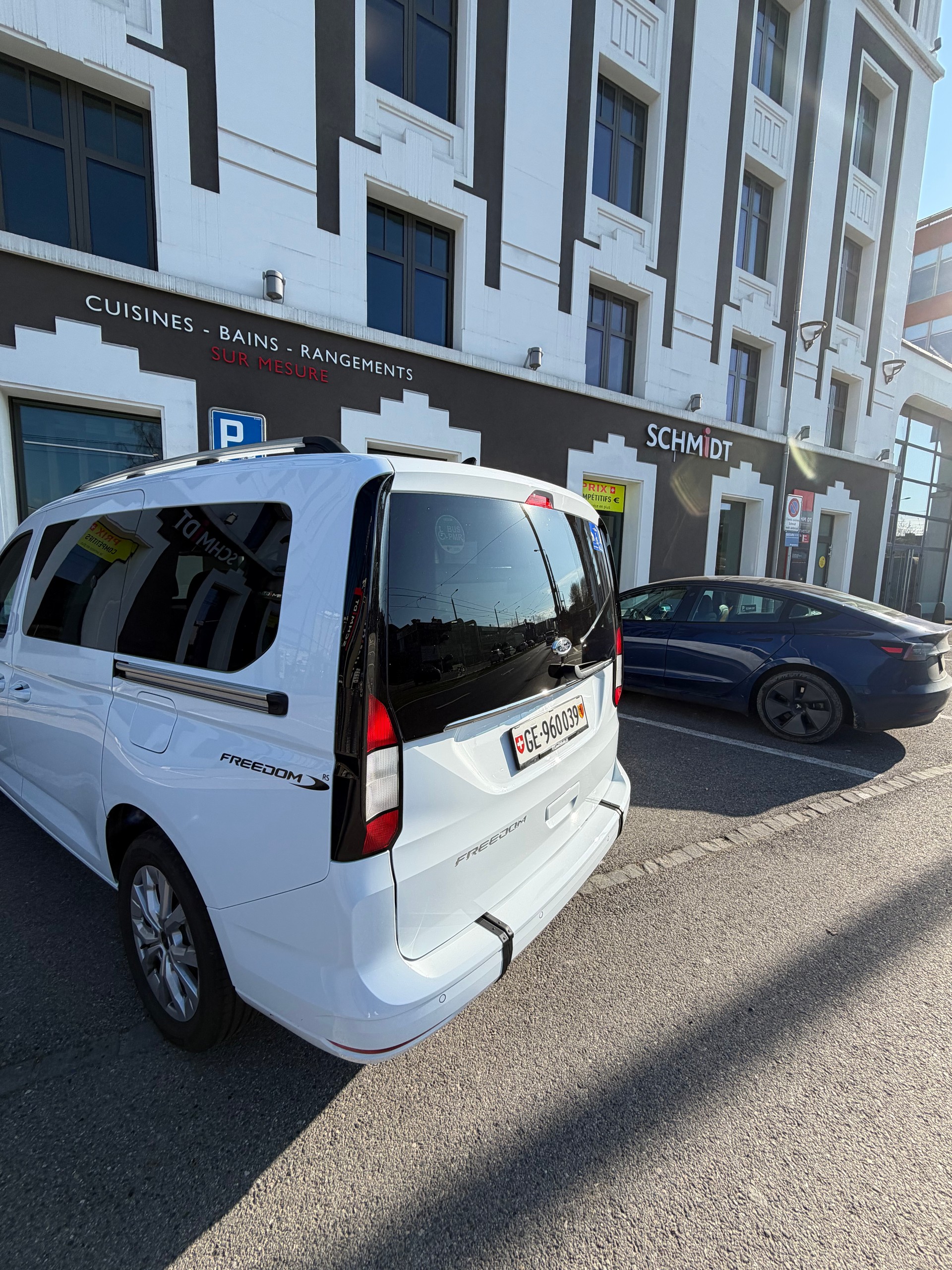 FORD Tourneo Connect 2.0 EcoBlue Titanium Automatique avec rampe handicapée-image-3
