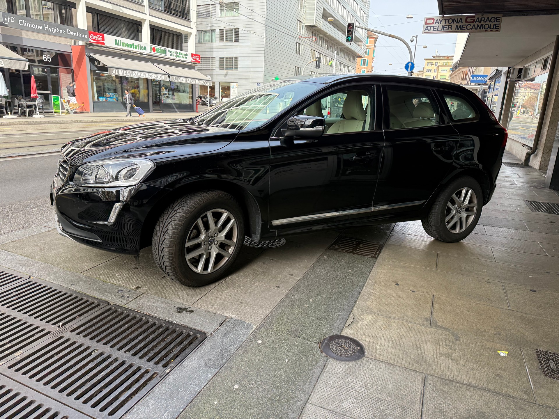 VOLVO XC60 D3 Summum Geartronic-image-9