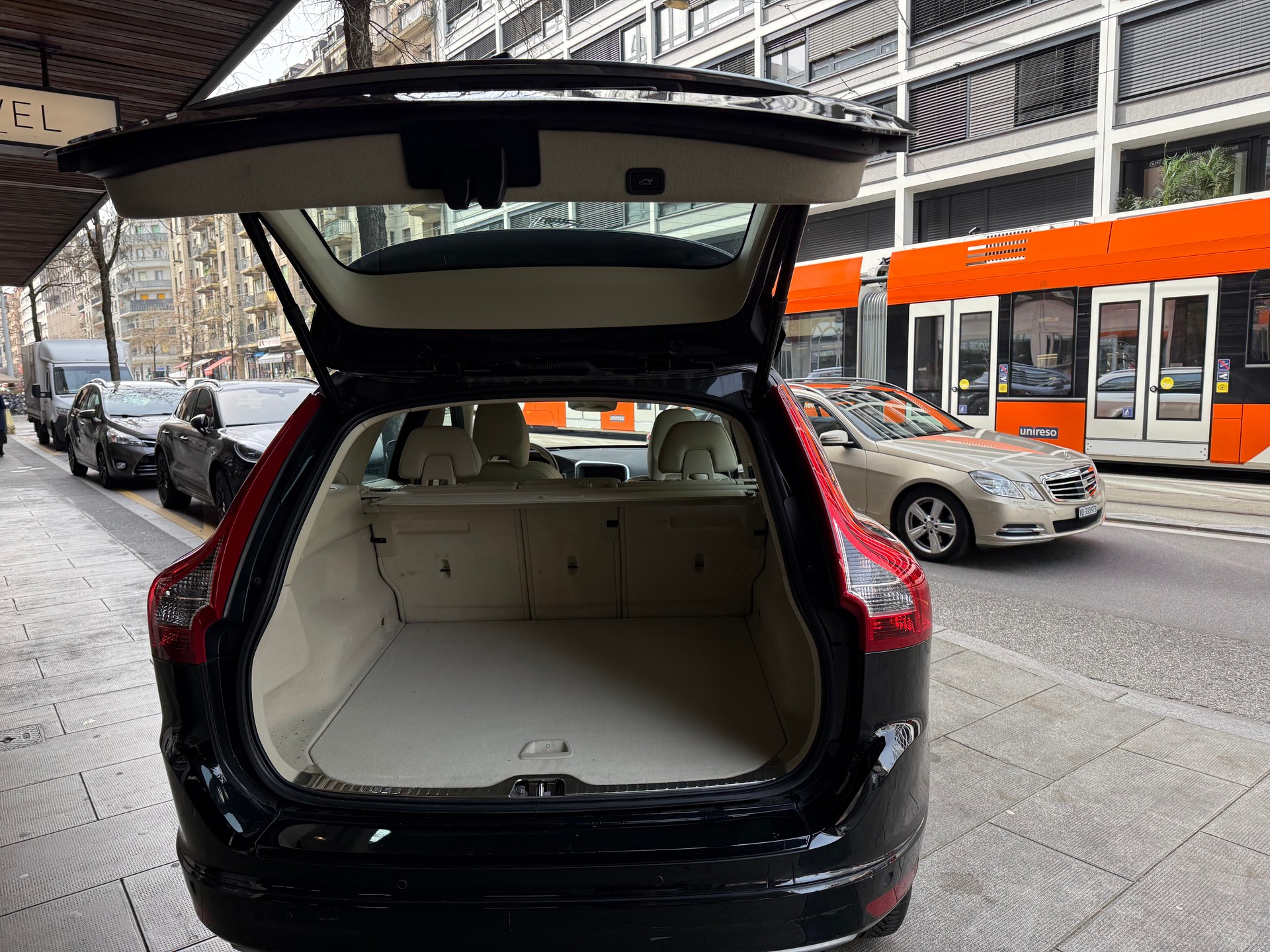 VOLVO XC60 D3 Summum Geartronic-image-15
