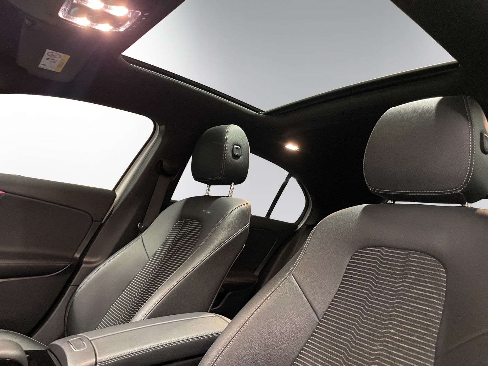 Image MERCEDES-BENZ A-180 A 180 Night Star 7G-DCT