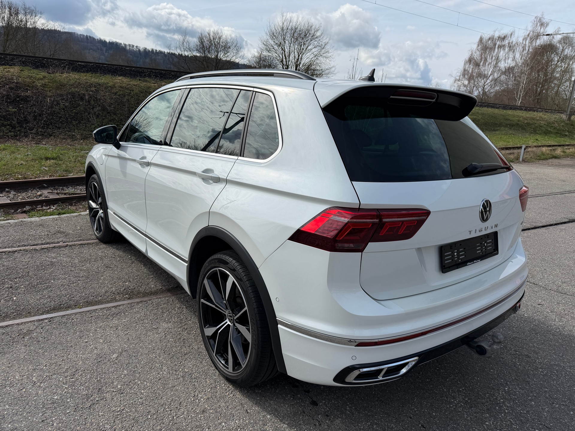 VW Tiguan 1.4TSI PHEV R-Line DSG-image-6