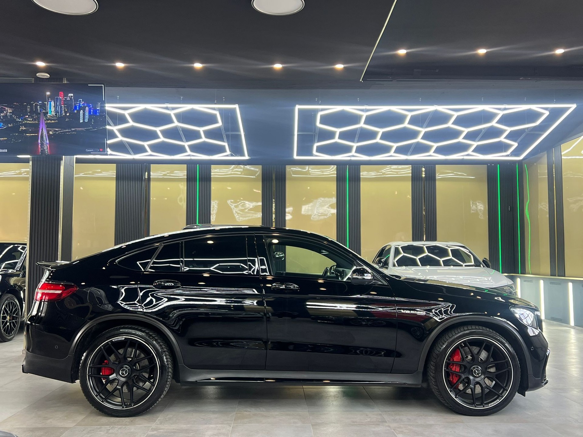 MERCEDES-BENZ GLC Coupé 63 S AMG 4Matic+ 9G-Tronic-image-3