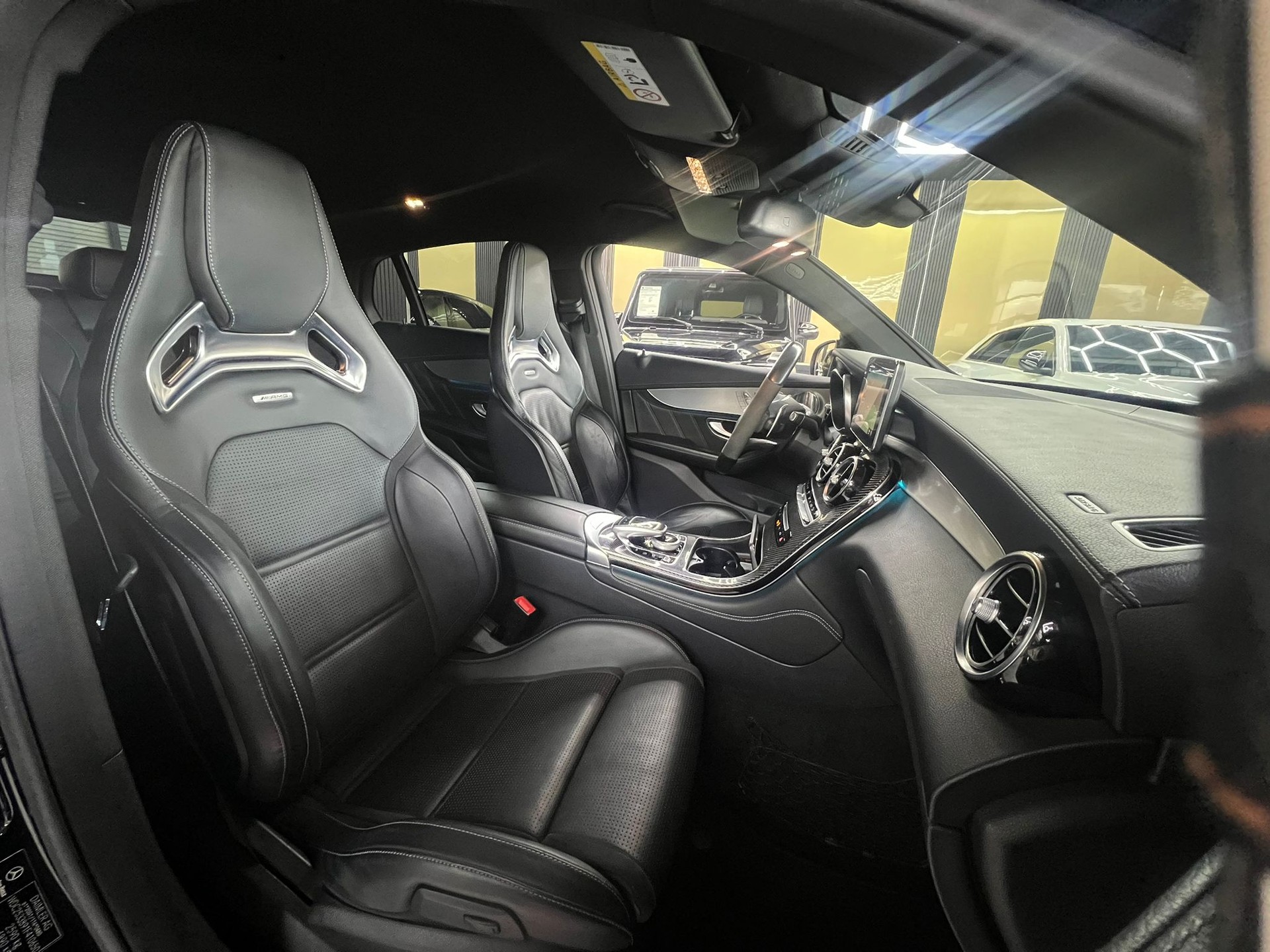 MERCEDES-BENZ GLC Coupé 63 S AMG 4Matic+ 9G-Tronic-image-11