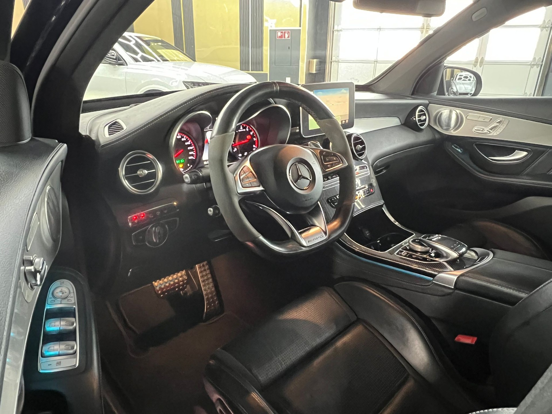 MERCEDES-BENZ GLC Coupé 63 S AMG 4Matic+ 9G-Tronic-image-8