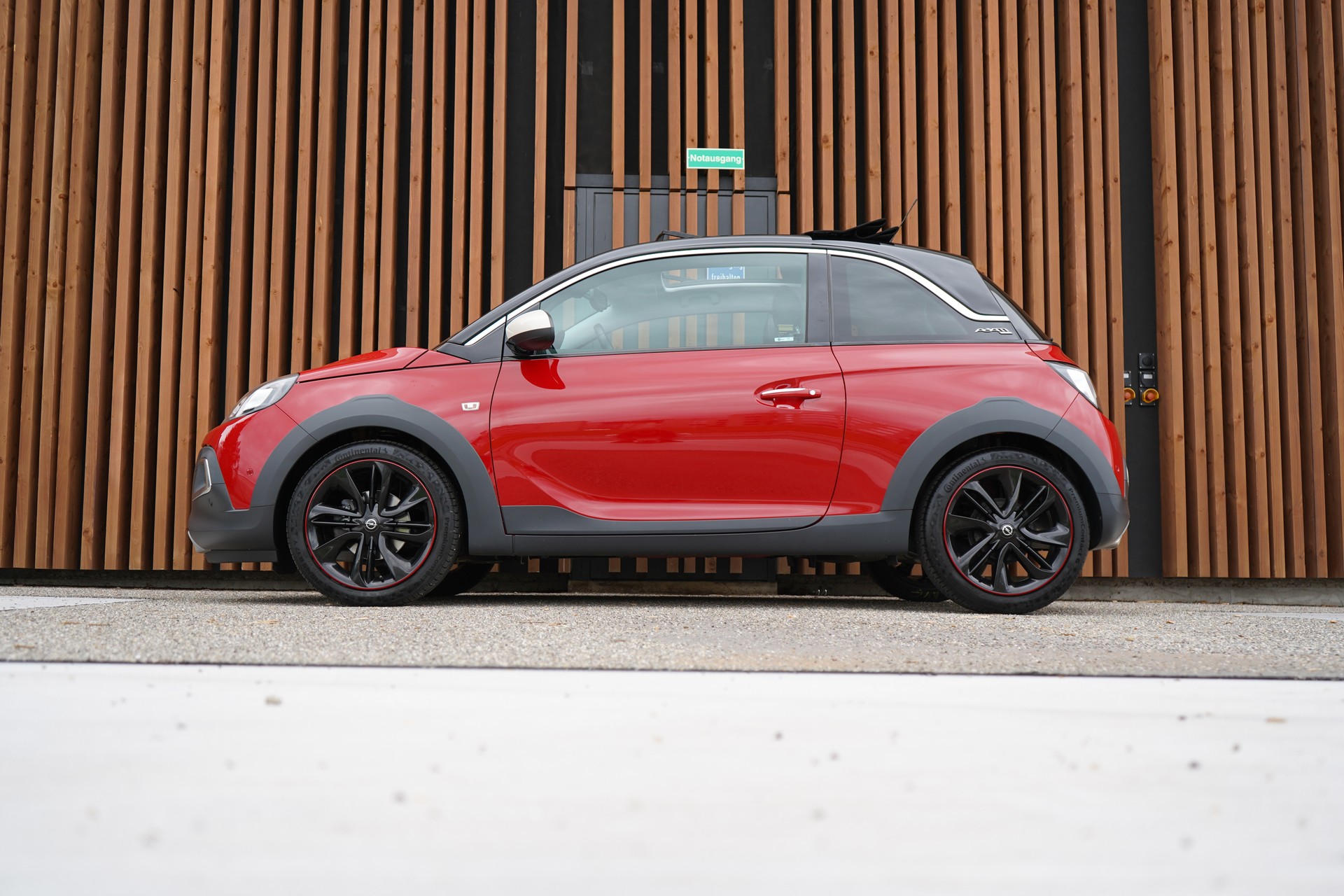 OPEL ADAM 1.4 ECOFLEX BLACK JACK EASYTRONIC l 84 PS-image-1