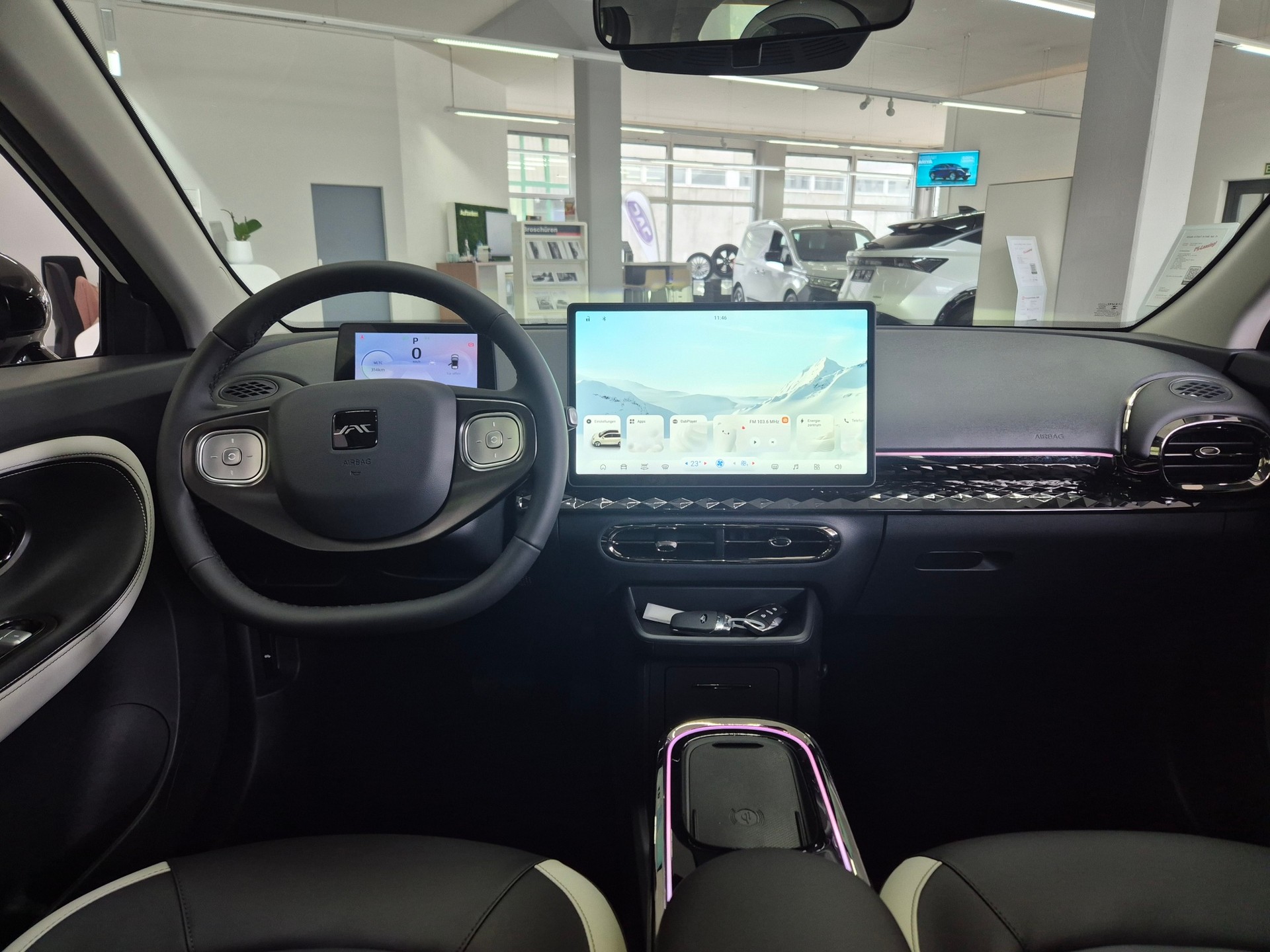 JAC E30X 374 km-image-4