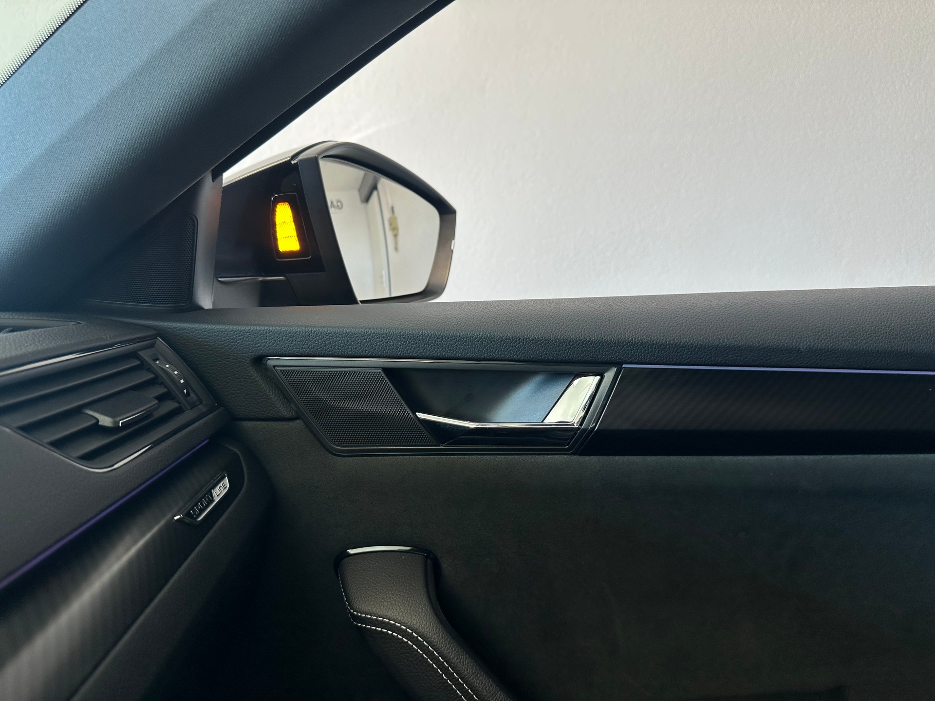 SKODA Superb Combi 2.0 TDi SportLine 4x4 DSG-image-19