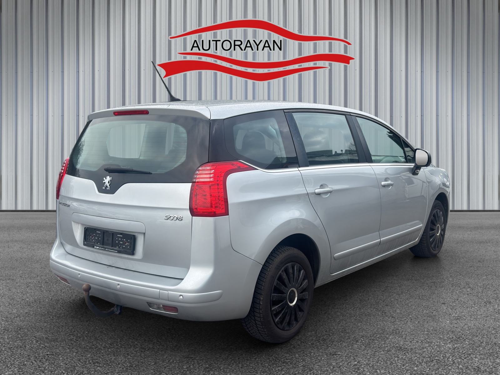 PEUGEOT 5008 1.6 16V T Sport Pack-image-4