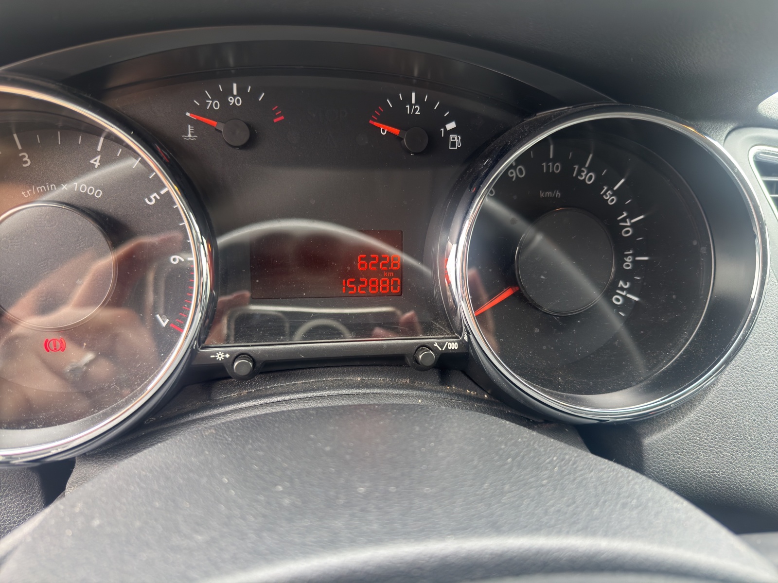 PEUGEOT 5008 1.6 16V T Sport Pack-image-8