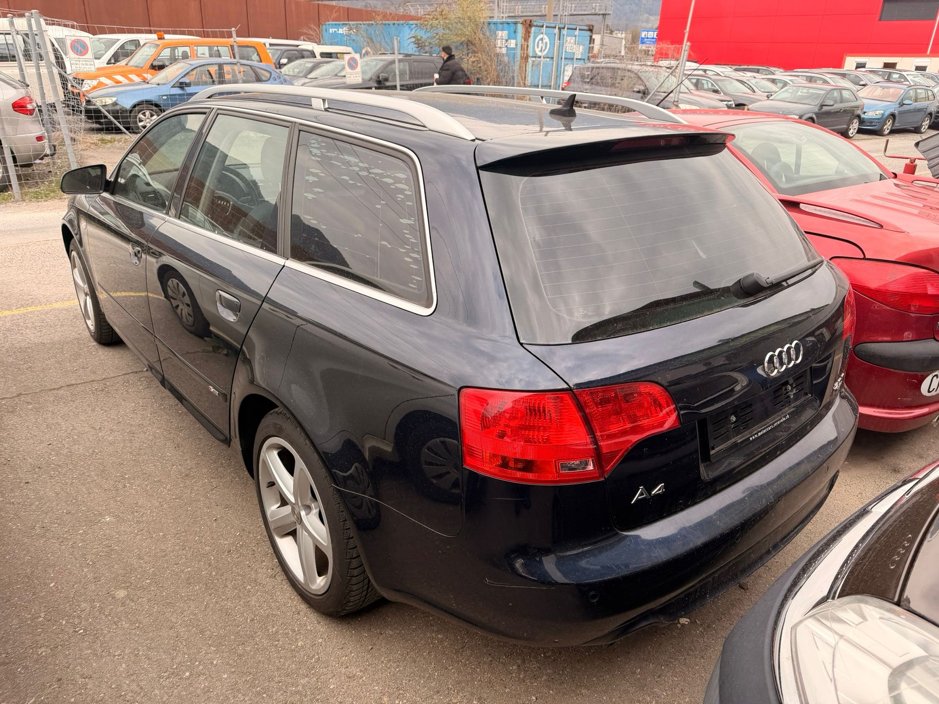 AUDI A4 Avant 2.0 Turbo FSI quattro-image-6