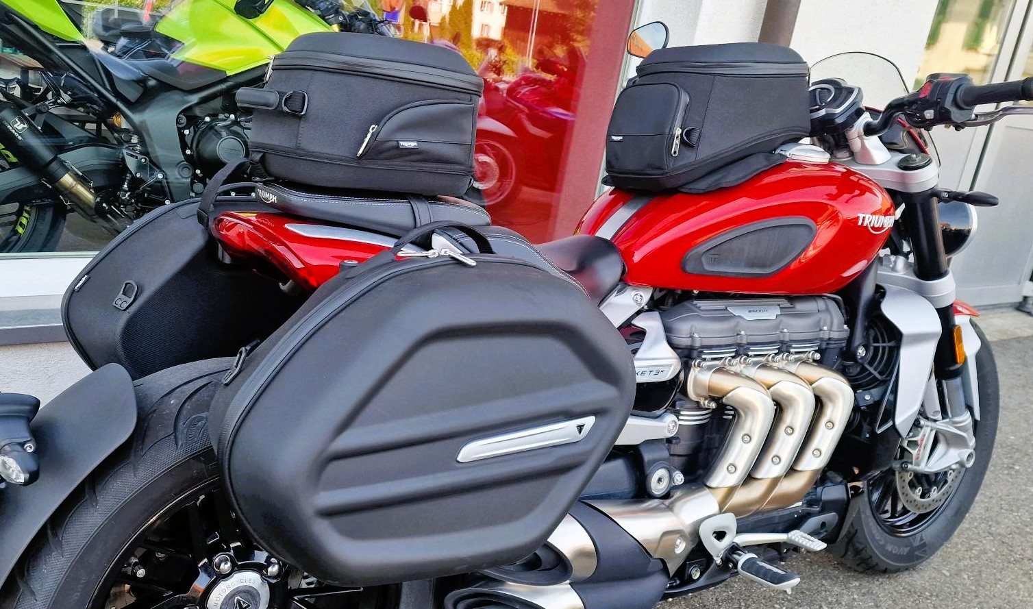 TRIUMPH Rocket 3 R-showroom-element-1