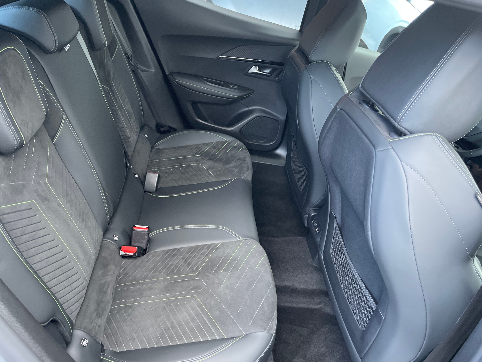 PEUGEOT 2008 1.2 PureTech GT-image-6