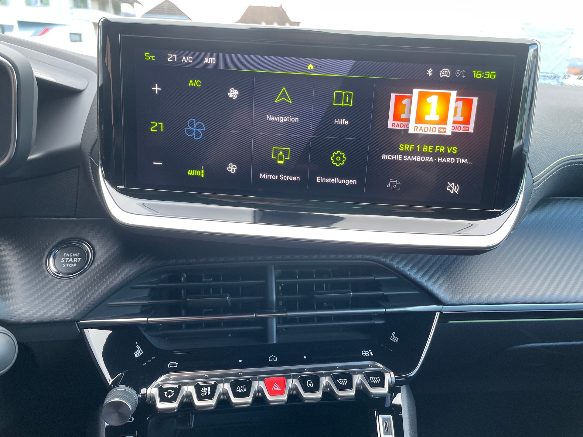 PEUGEOT 2008 1.2 PureTech GT-image-18