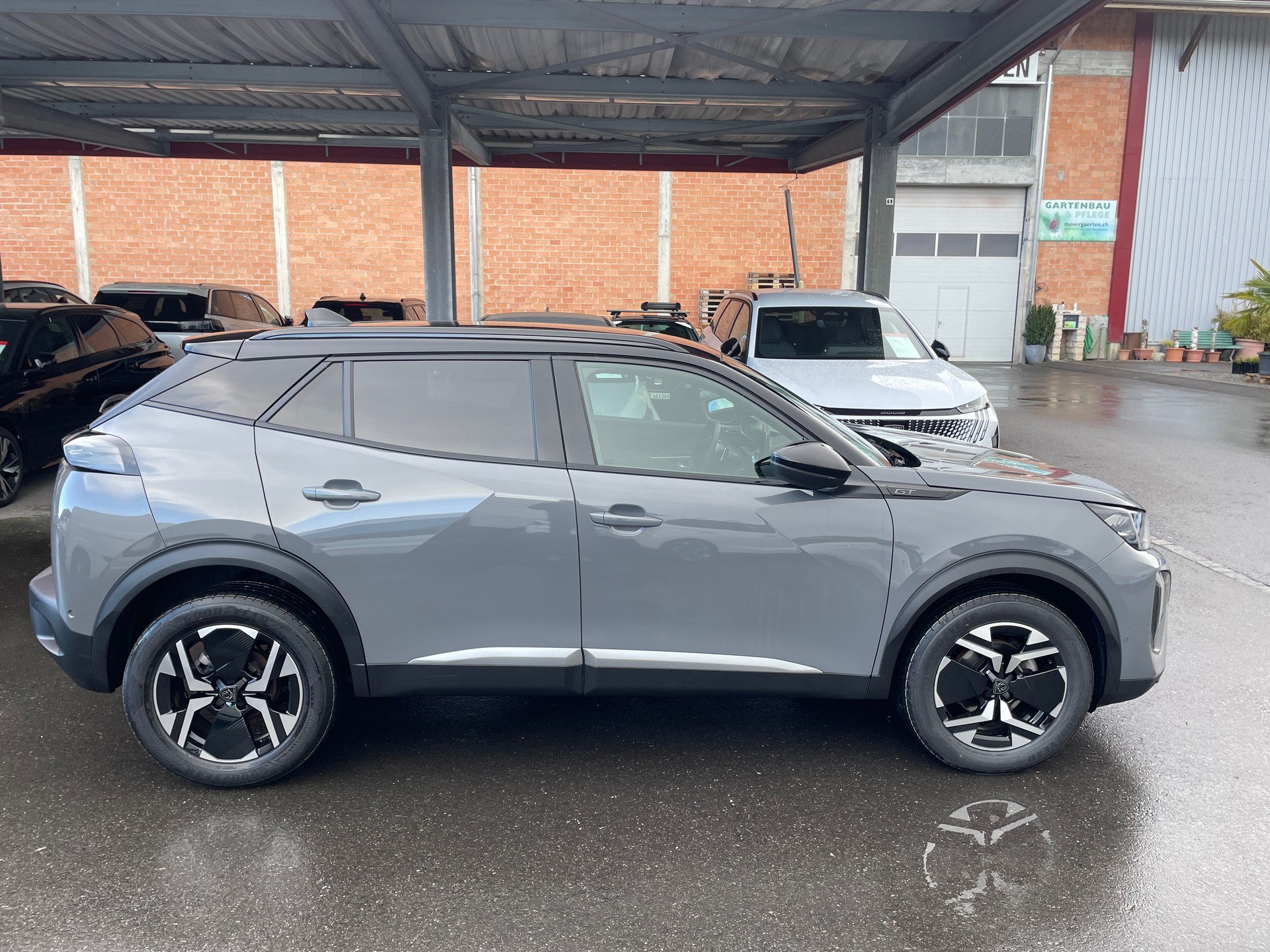 PEUGEOT 2008 1.2 PureTech GT-image-2