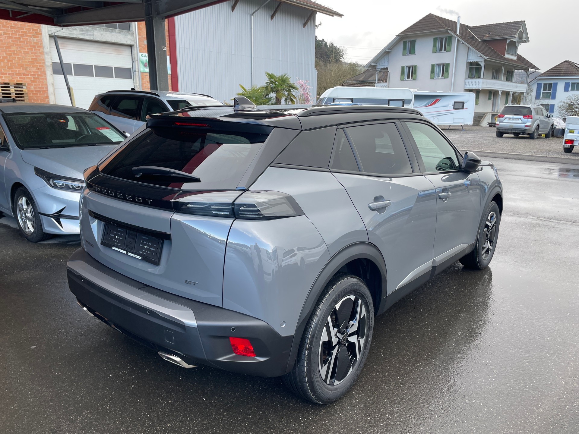 PEUGEOT 2008 1.2 PureTech GT-image-3