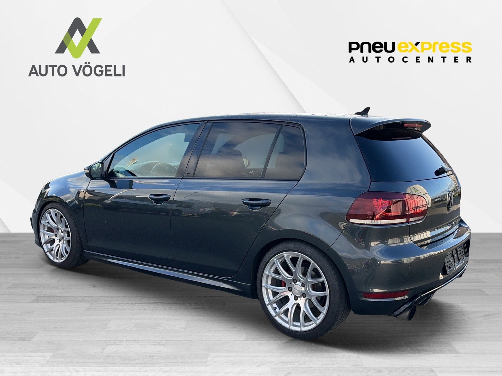 VW Golf VI 2.0 TSI GTI Edition 35 DSG-image-3