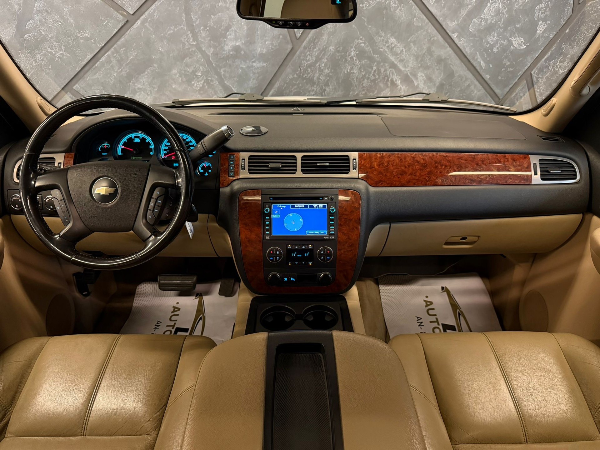 CHEVROLET TAHOE 6.0 Hybrid-image-8