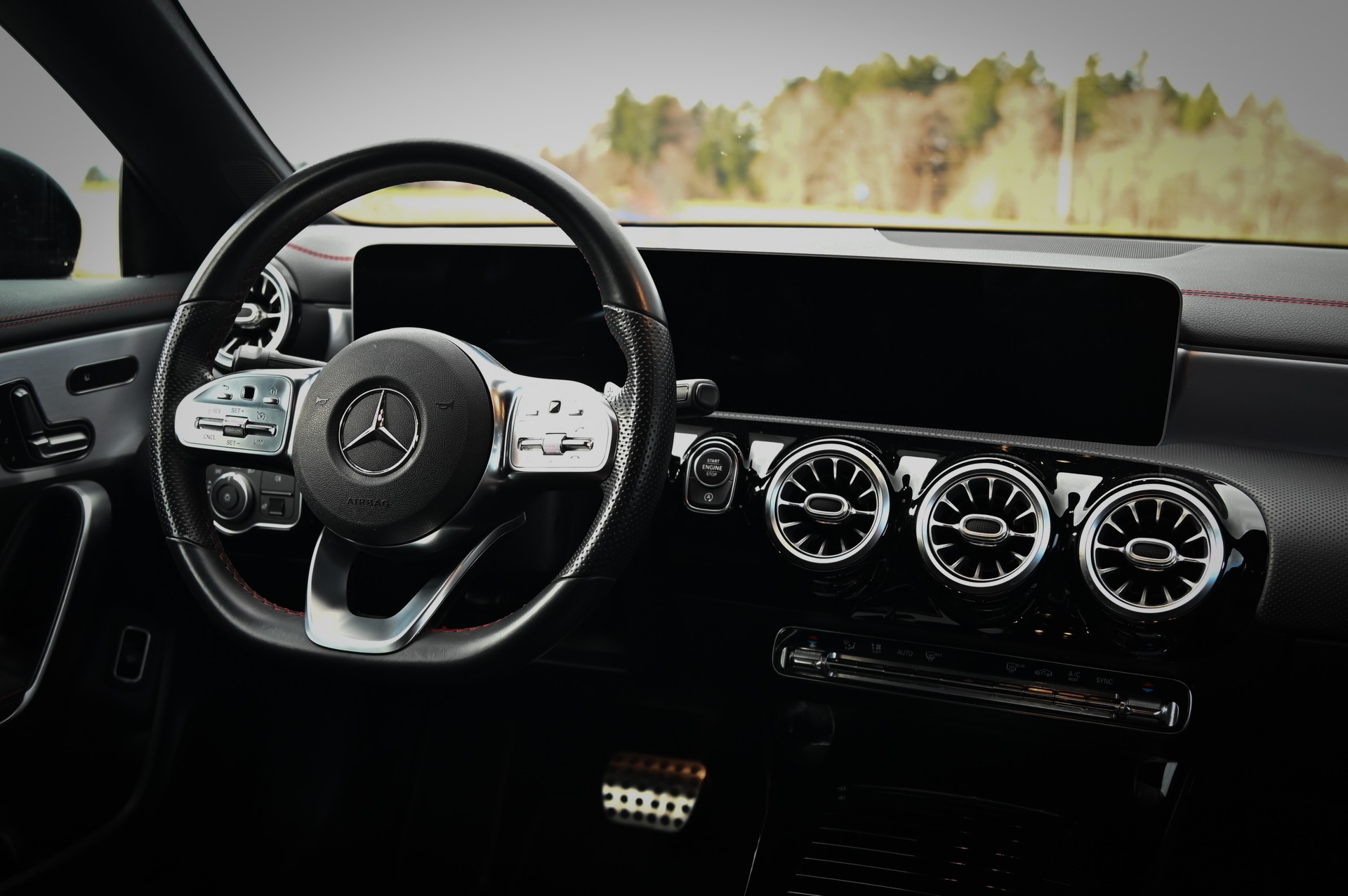 MERCEDES-BENZ CLA 250 AMG Line 7G-DCT 4Matic-image-5