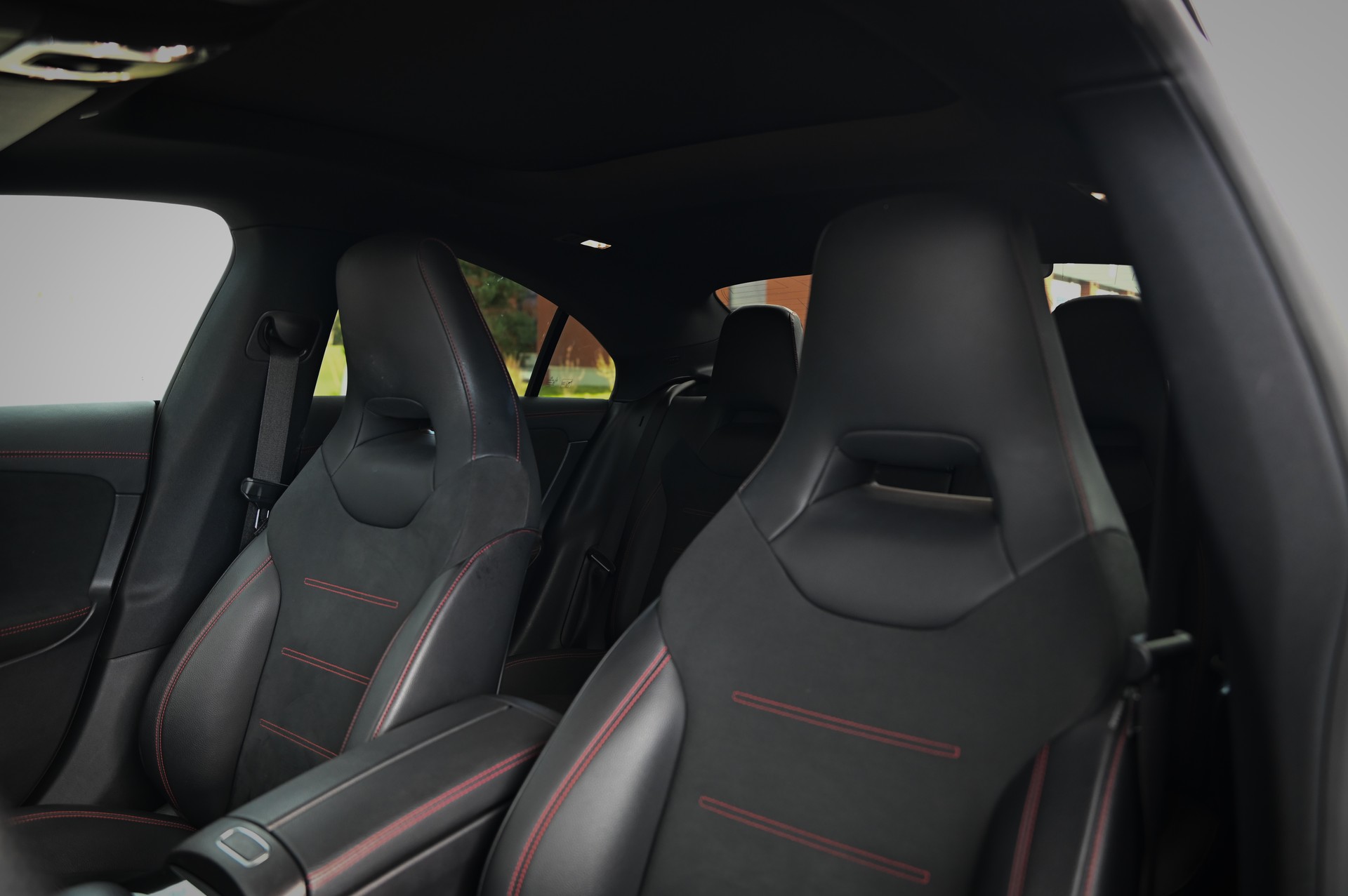 MERCEDES-BENZ CLA 250 AMG Line 7G-DCT 4Matic-image-9