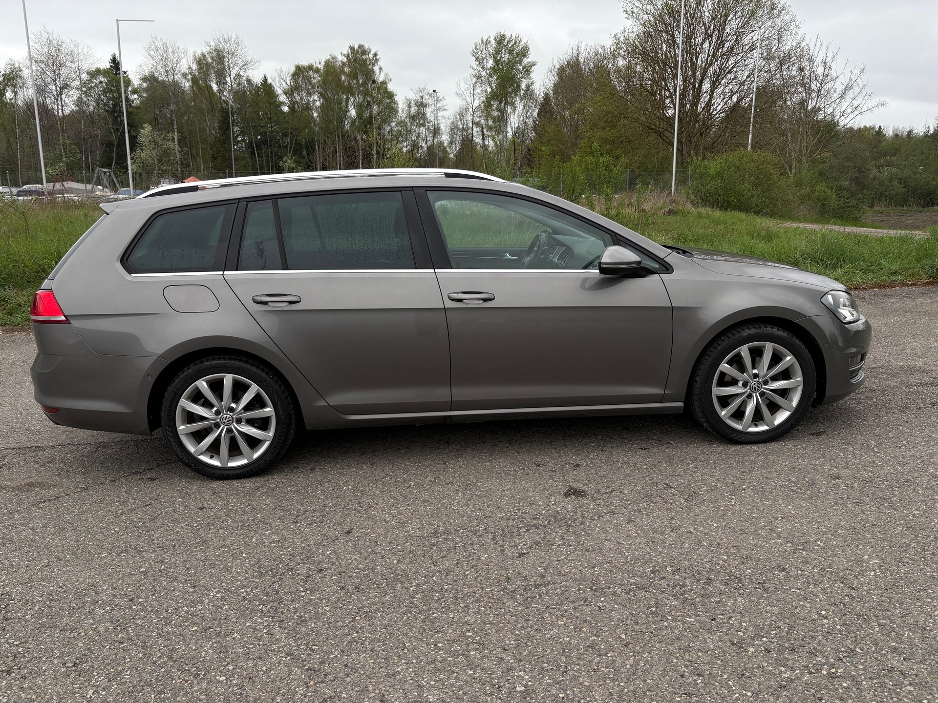 VW Golf Variant 1.4 TSI Comfortline DSG-image-3