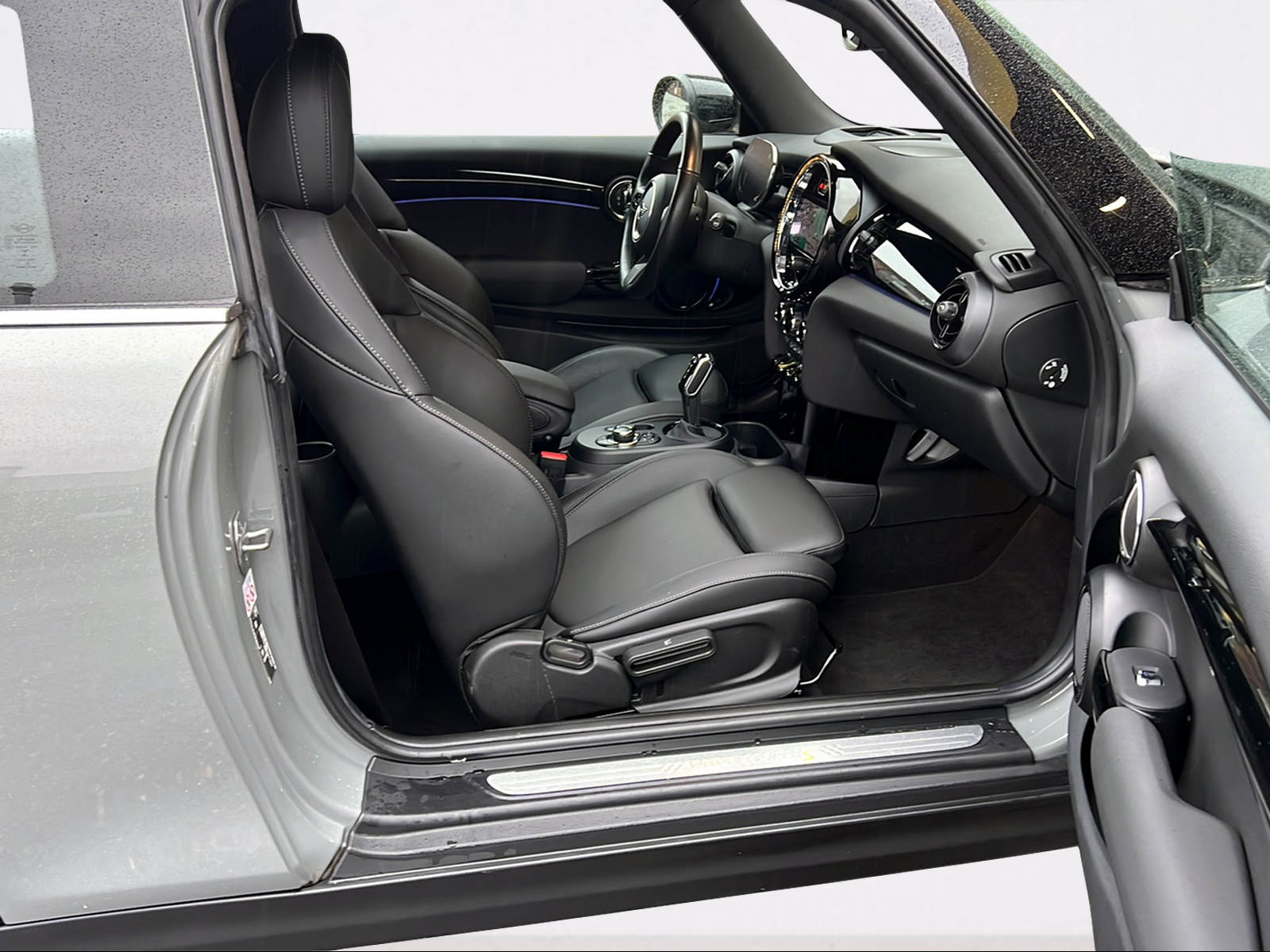 MINI Cooper SE-image-2