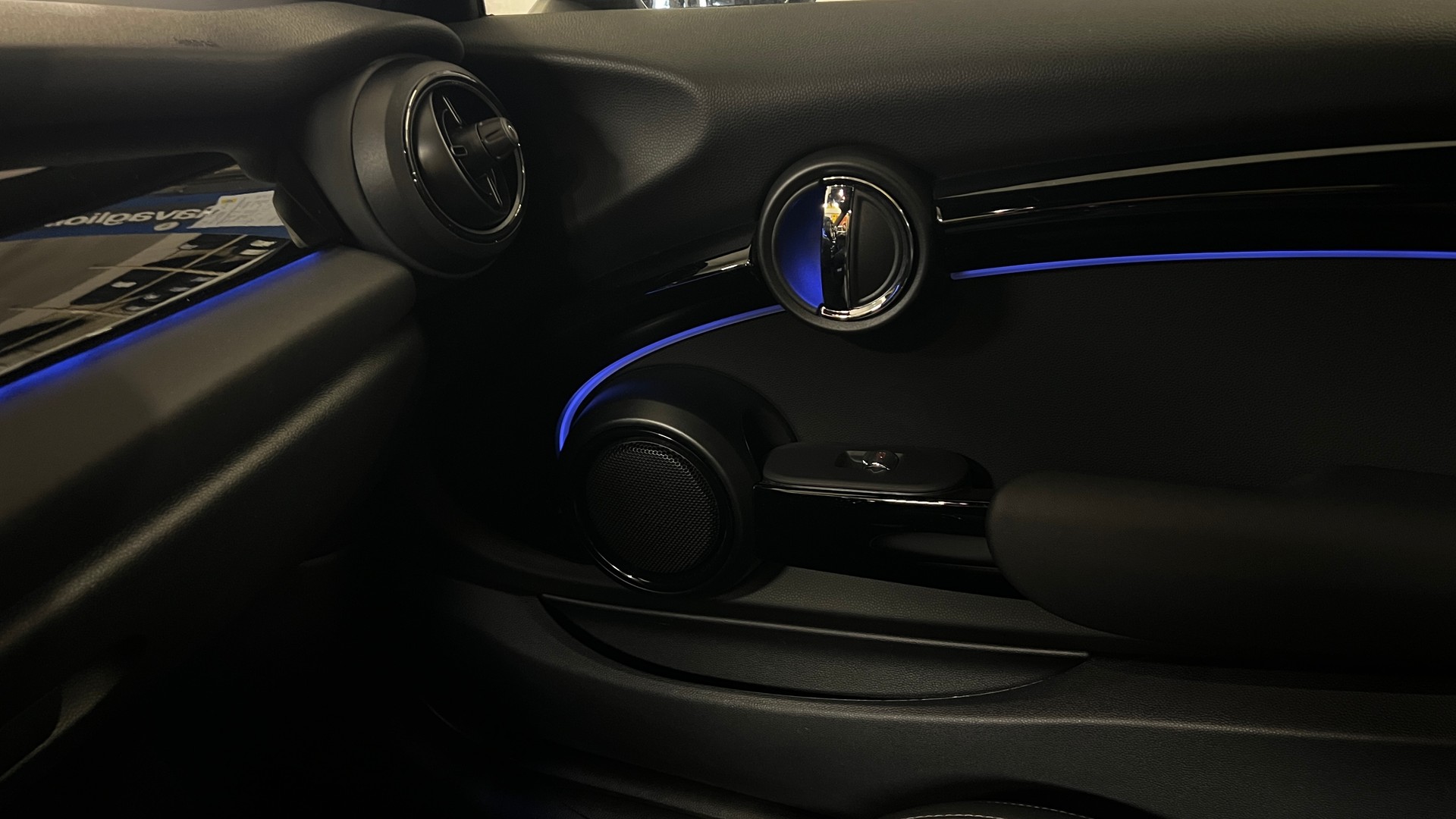 MINI Cooper SE-image-15