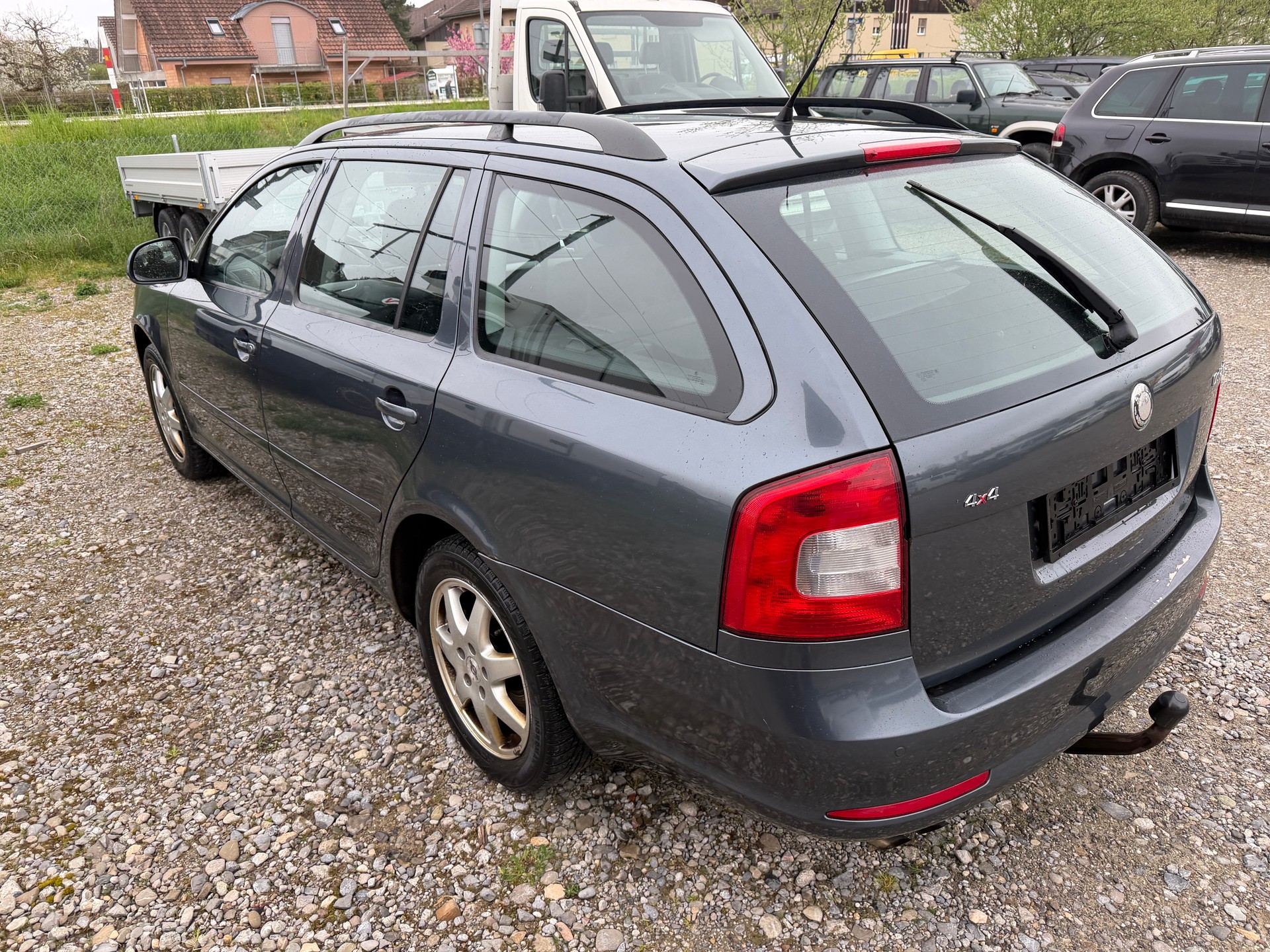 SKODA Octavia Combi 1.6 TDI Swiss Adventure 4x4-image-2
