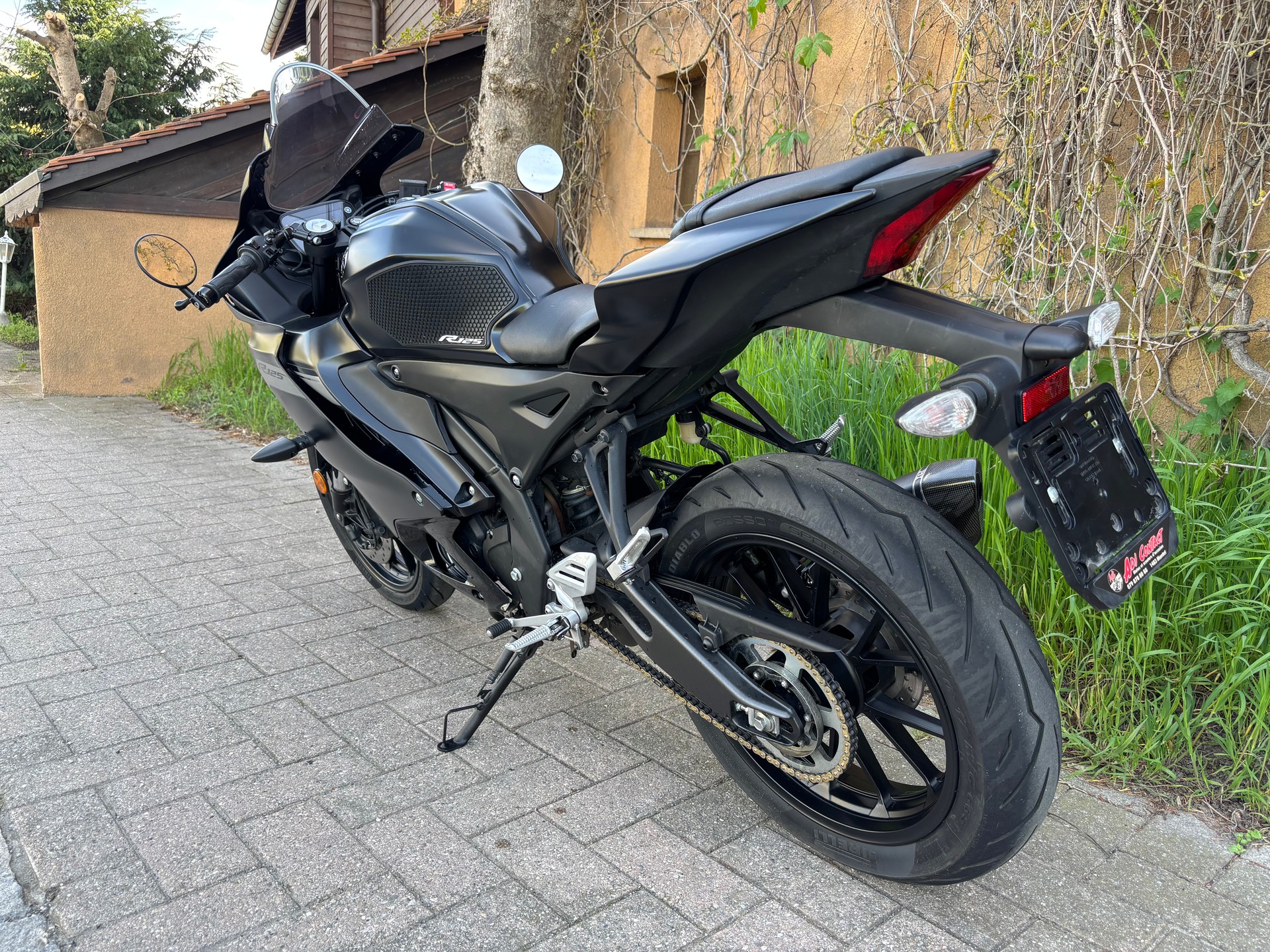 YAMAHA YZF-R 125 ABS-image-9