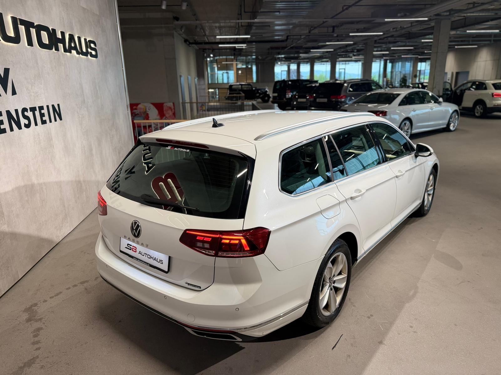 VW Passat 2.0 TDI BMT Elegance 4Motion DSG-image-9