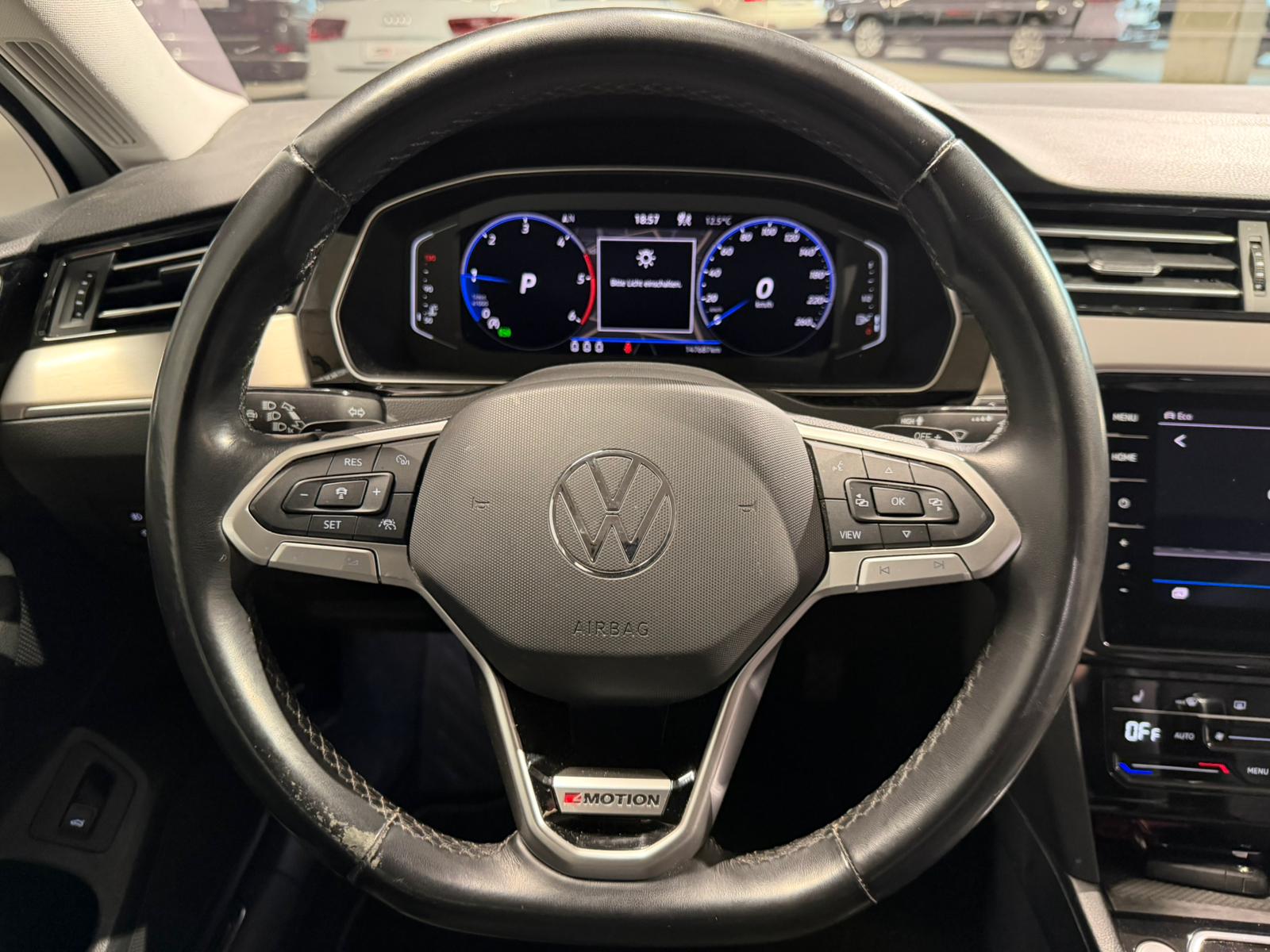 VW Passat 2.0 TDI BMT Elegance 4Motion DSG-image-18